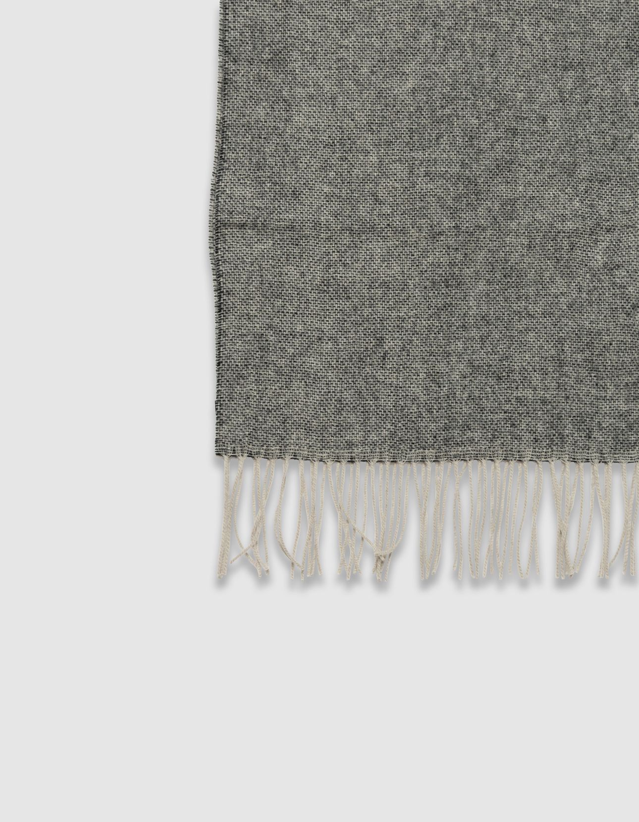 GREY MARL SCARF WITH FRINGES 4