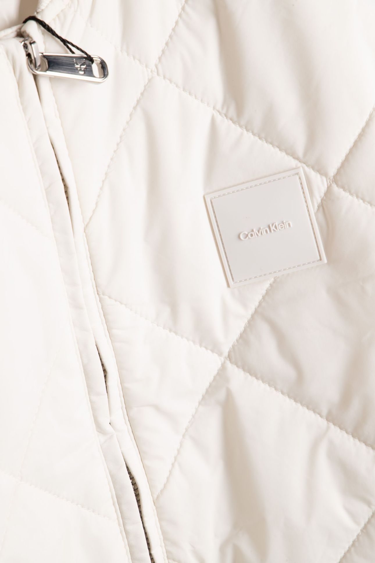 LIGHTWEIGHT QUILTED CHALK 4