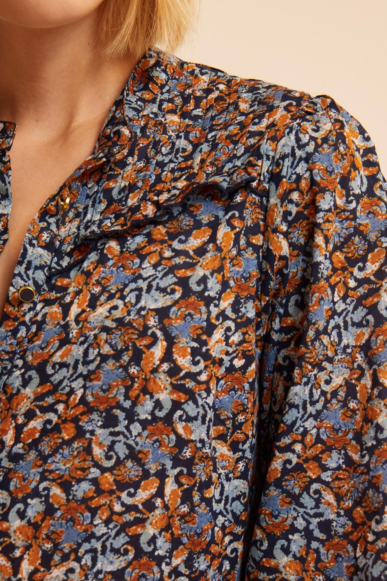 BLUE DRESS WITH BAROQUE FLOWER PRINT 7