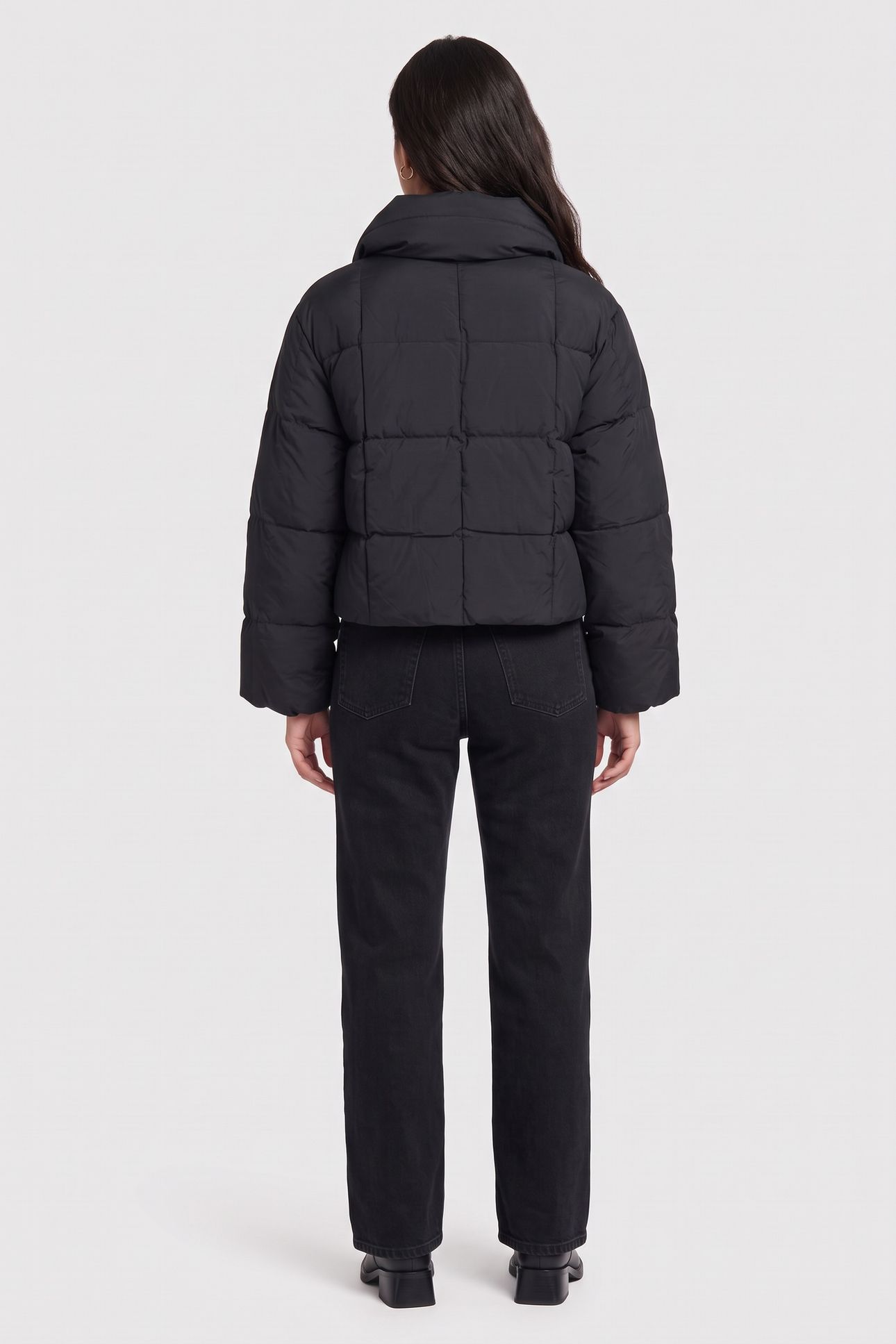 SHORT DOWN PUFFER BLACK 2