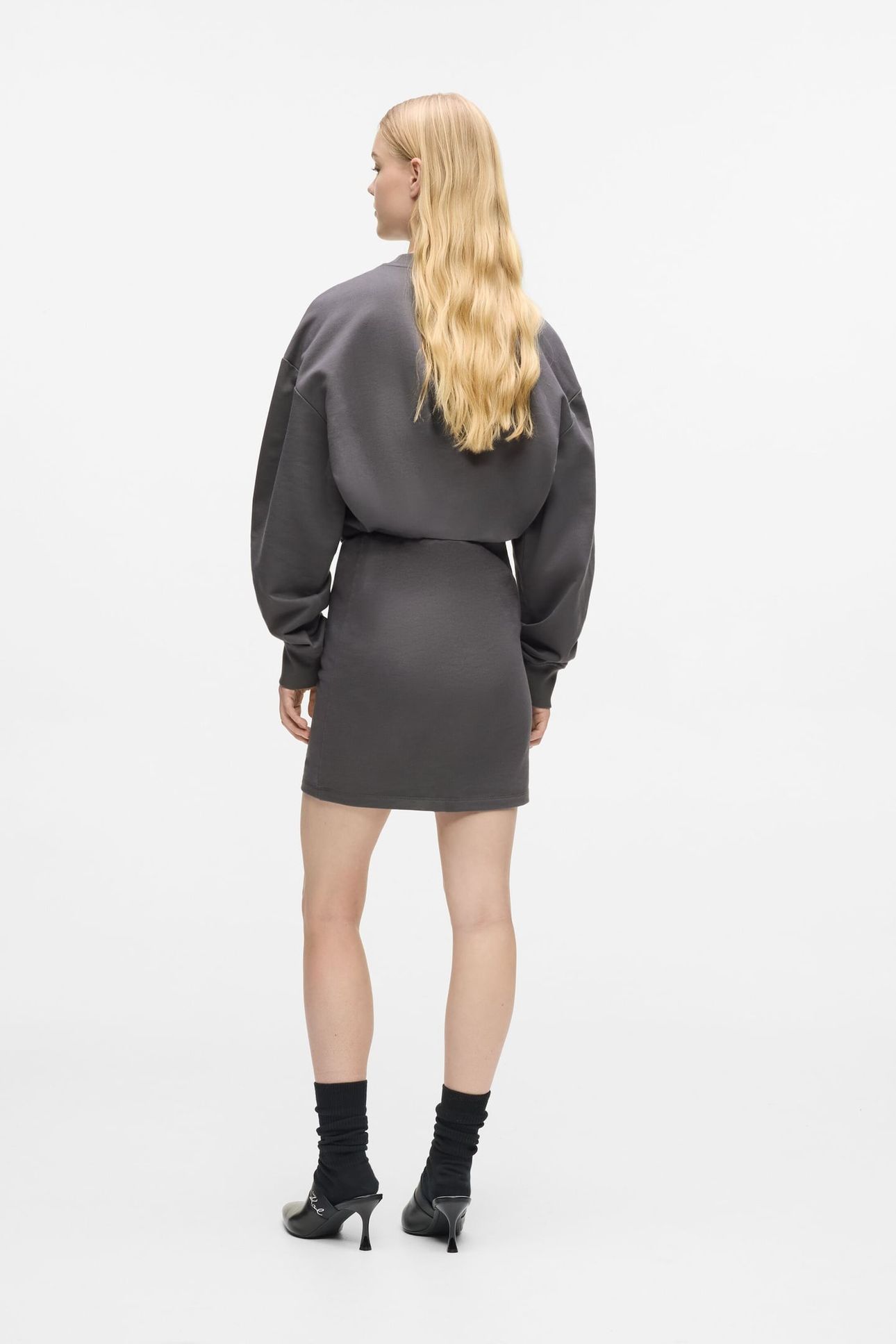 KLJ SWEAT DRESS MAGNET 4