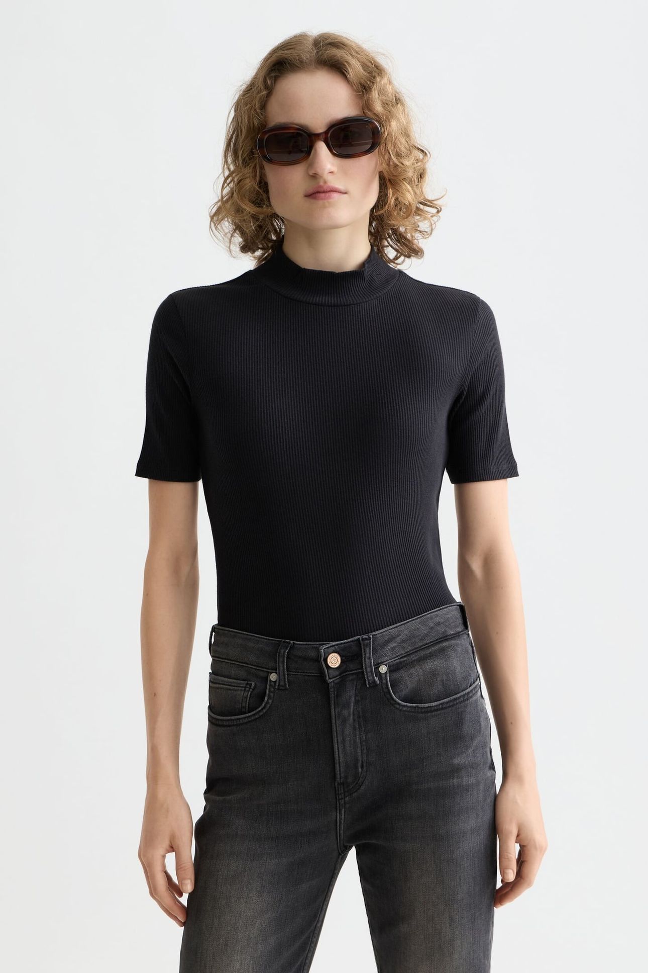 MOCK NECK RIB T-SHIRT BLACK 1