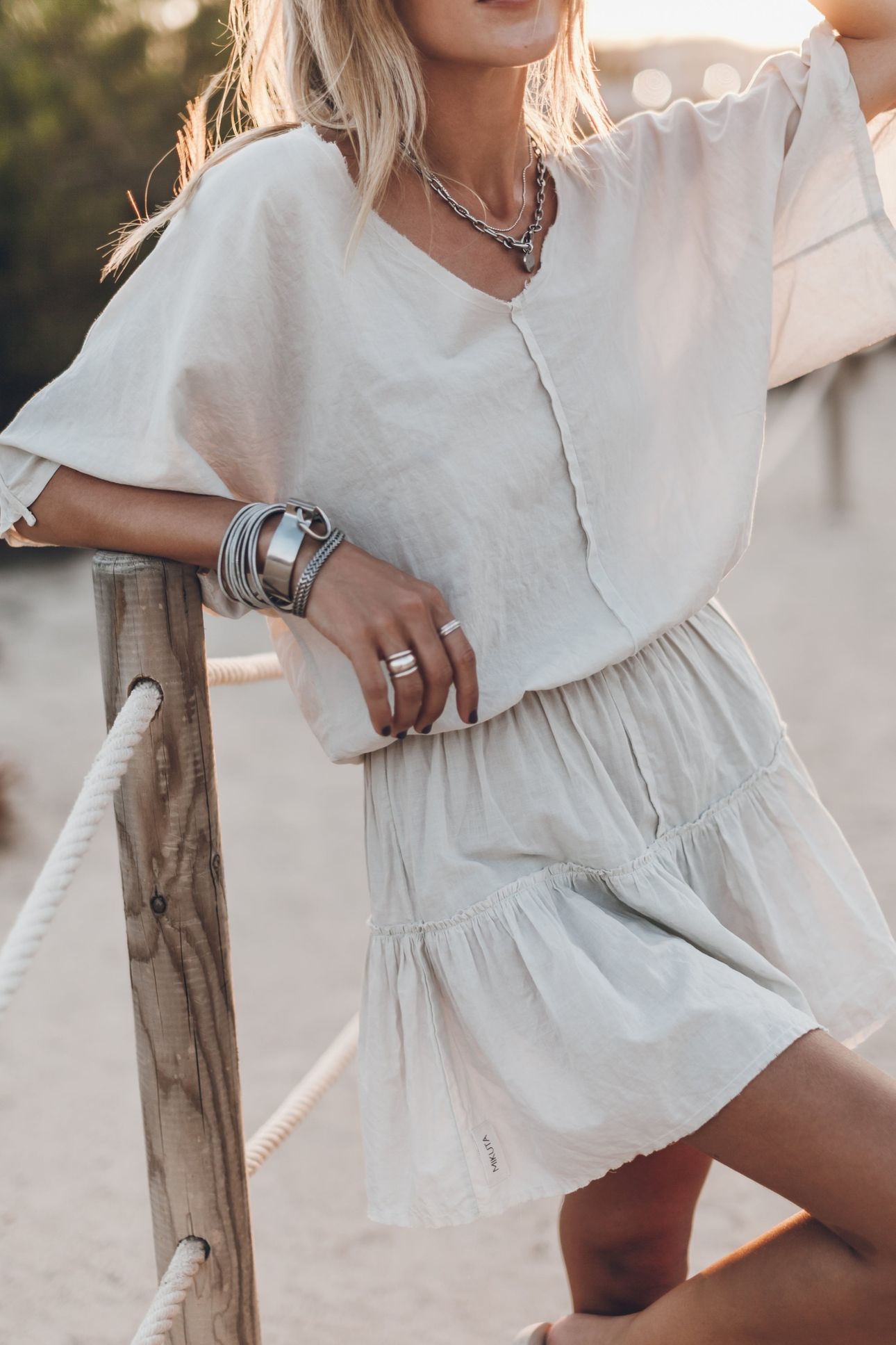 THE LIGHT SUMMER DRESS 2