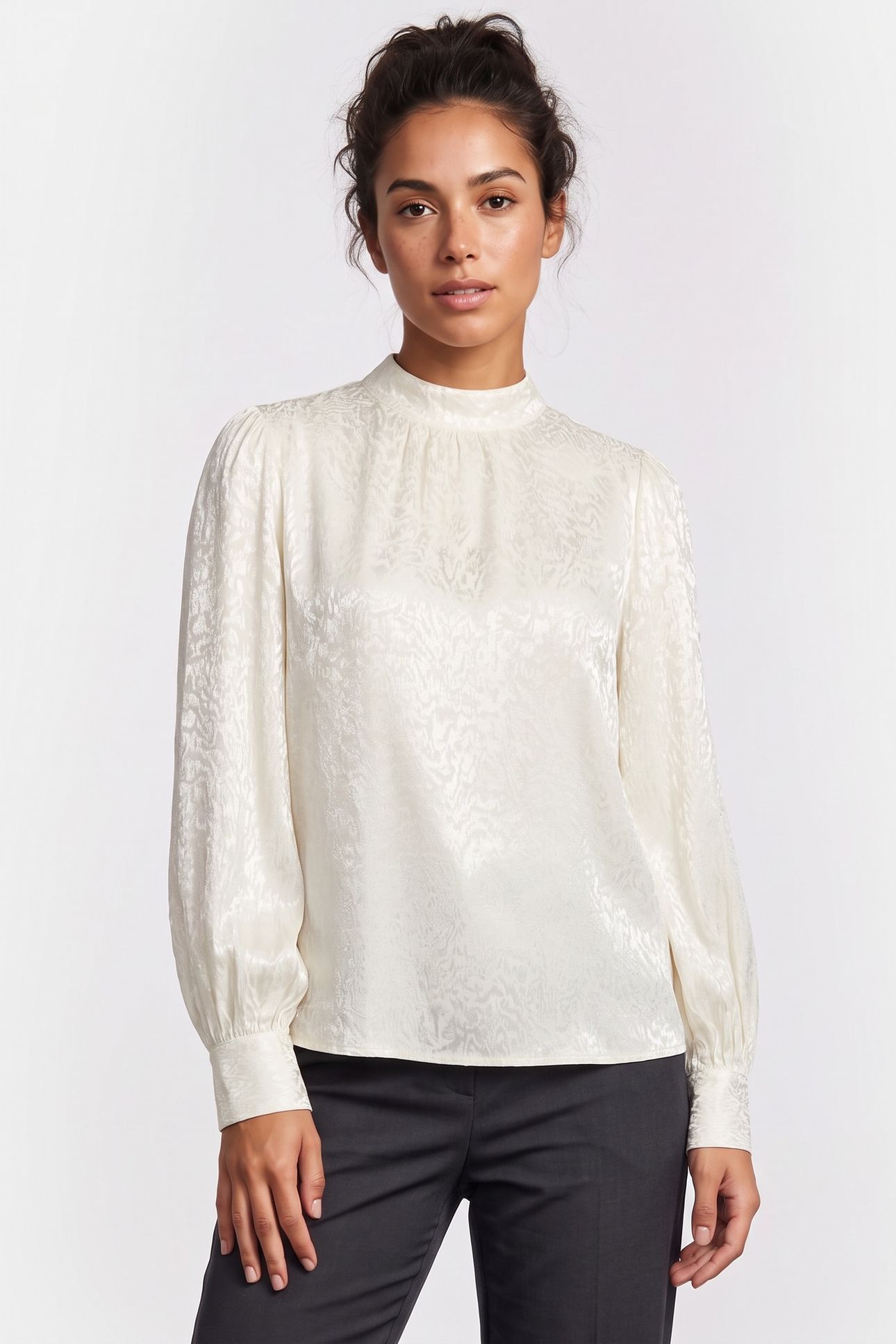 DIONA BLOUSE ANTIQUE WHITE WAVY 2