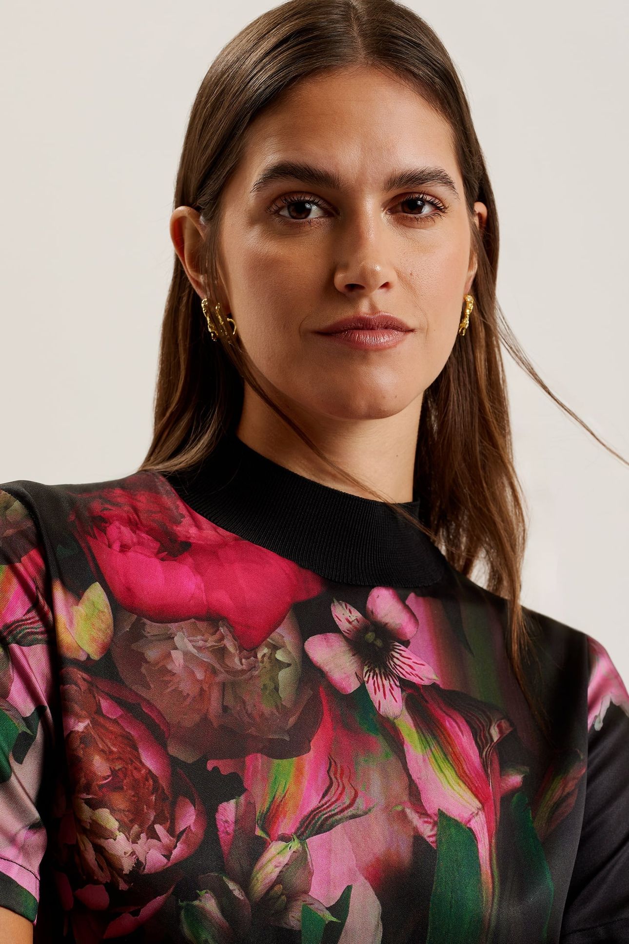 ASTHAA PRINTED WOVEN FRONT SHORT SLEEVE BLACK 4