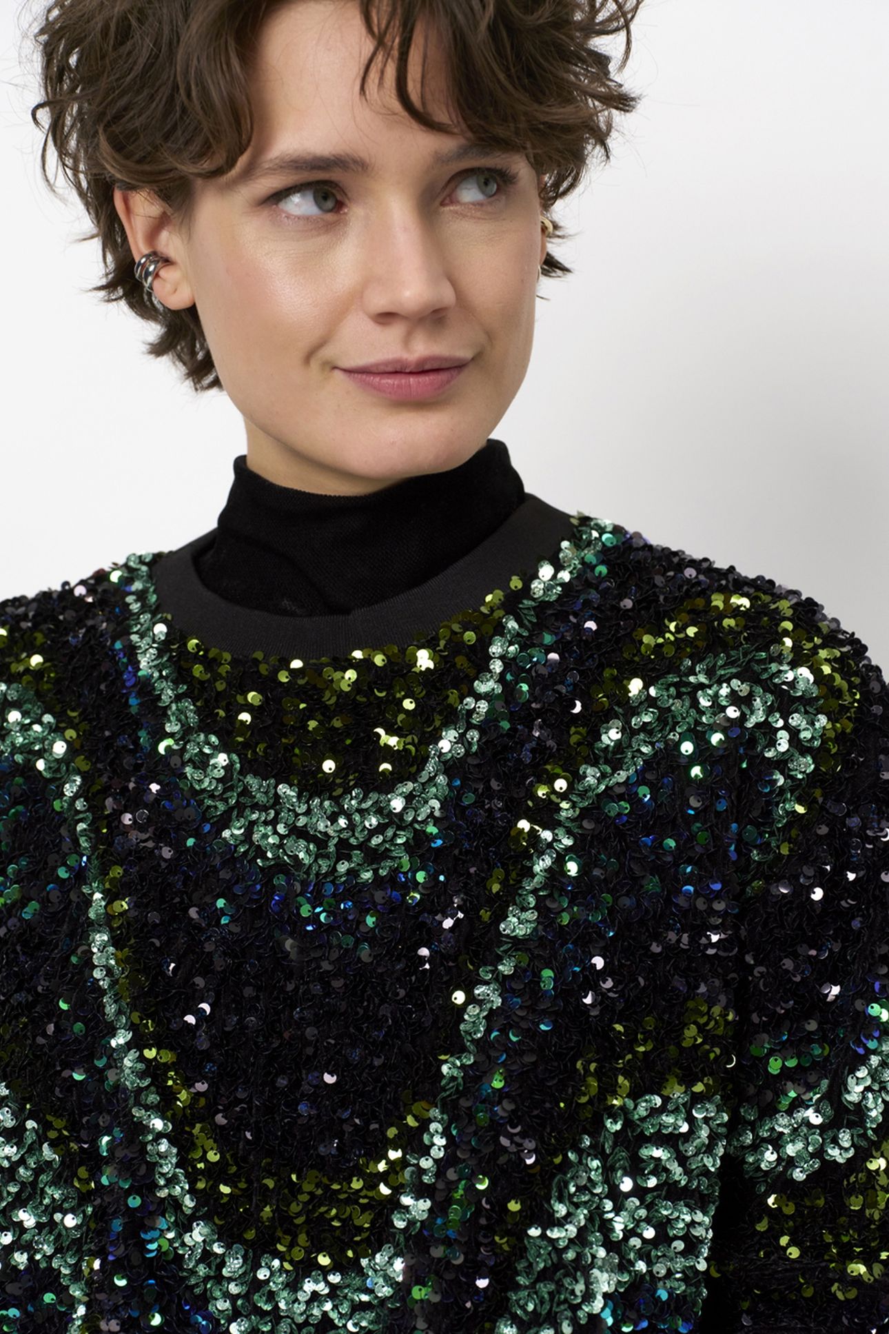 LIZY SEQUINS TOP BOTTLE GREEN 5