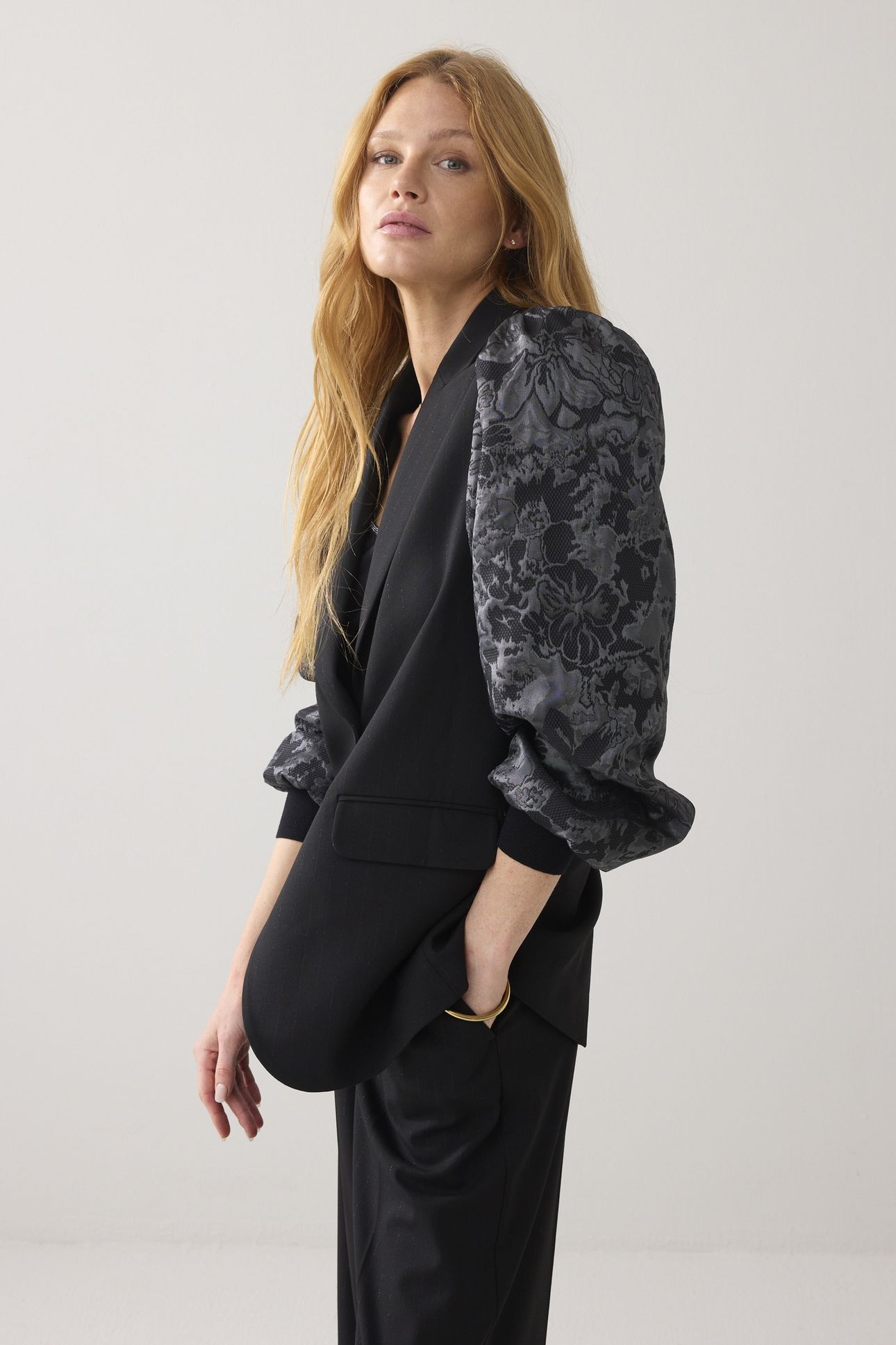 BLAZER PINSTRIPE SHINY BLACKS 3