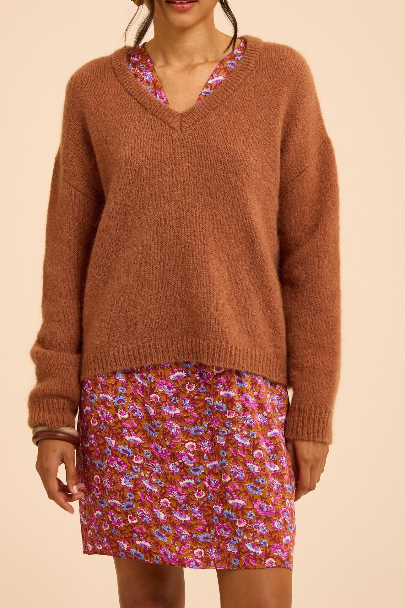 CAMEL KNIT V-NECK SWEATER MARINE 1