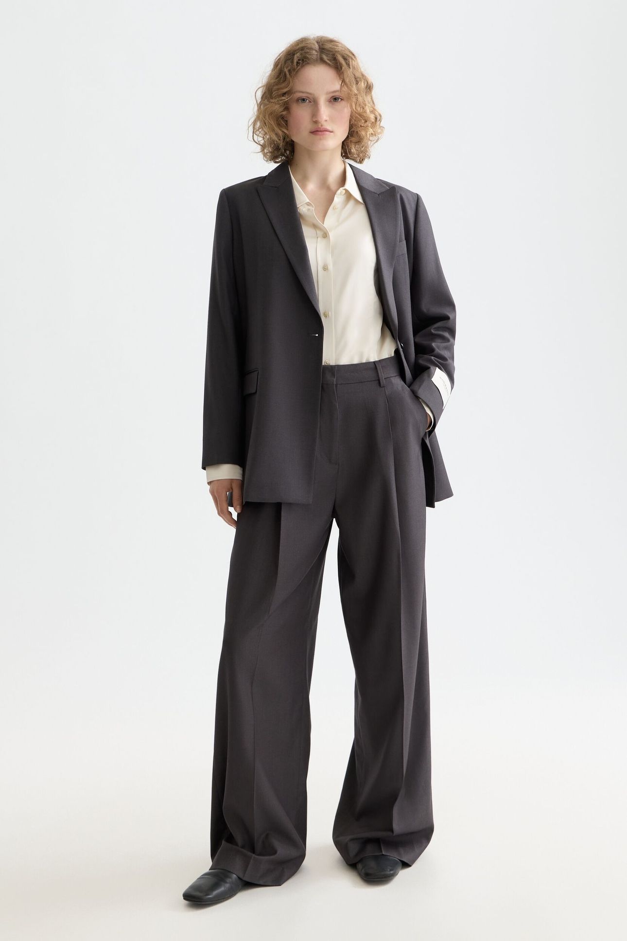 DOUBLE BREASTED WOOL BOYFRIEND BLAZER WITH BELT CHARCOAL 3