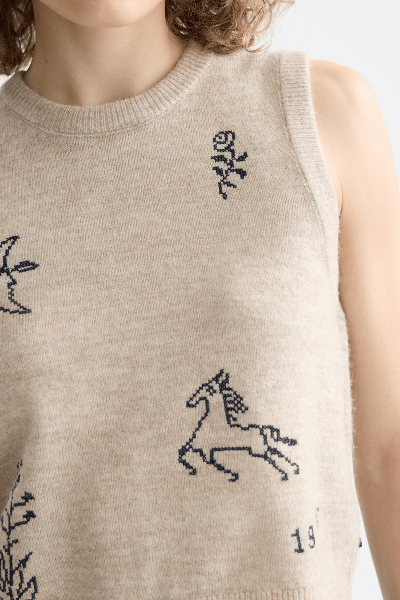 EMBROIDERED CREW NECK KNITTED TANK OATMEAL MELANGE 7