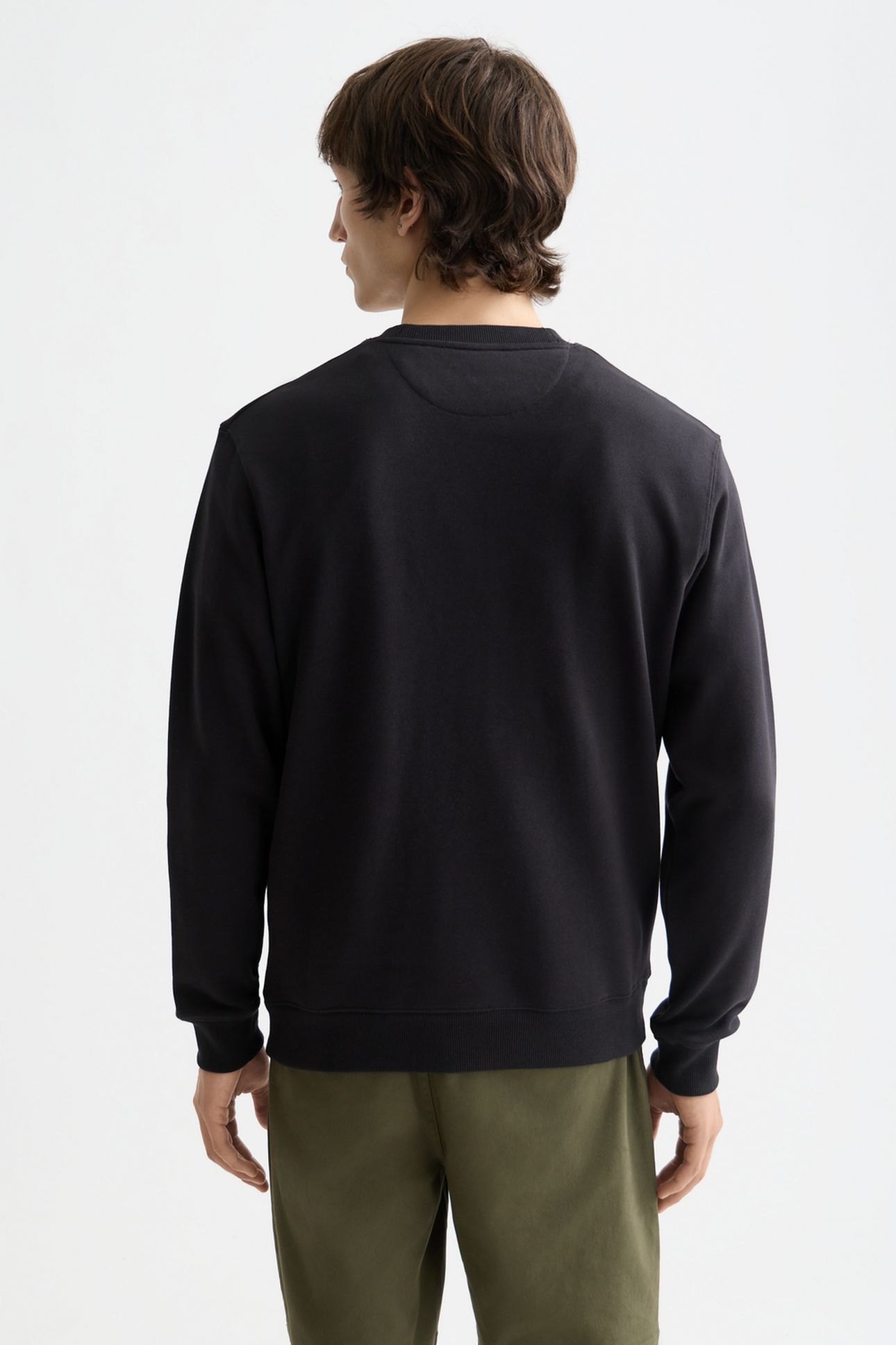 LOGO BADGE REGULAR-FIT SWEATSHIRT BLACK 2