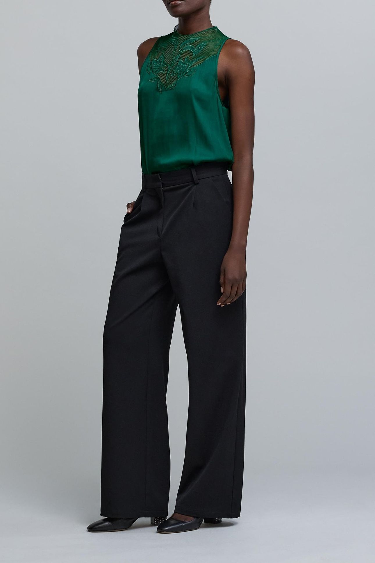 CRUMPLED EMERALD TOP WITH LACE DETAIL 2