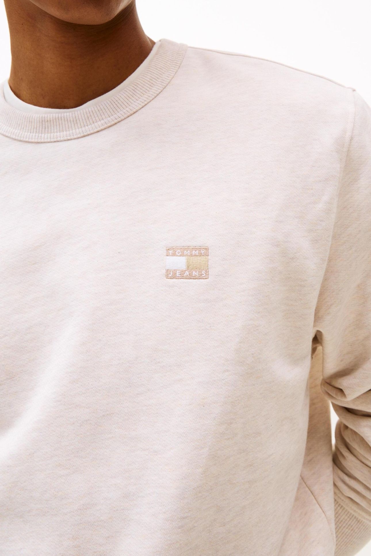 TJM REG BADGE CREW OAT MARL HEATHER TONAL 5