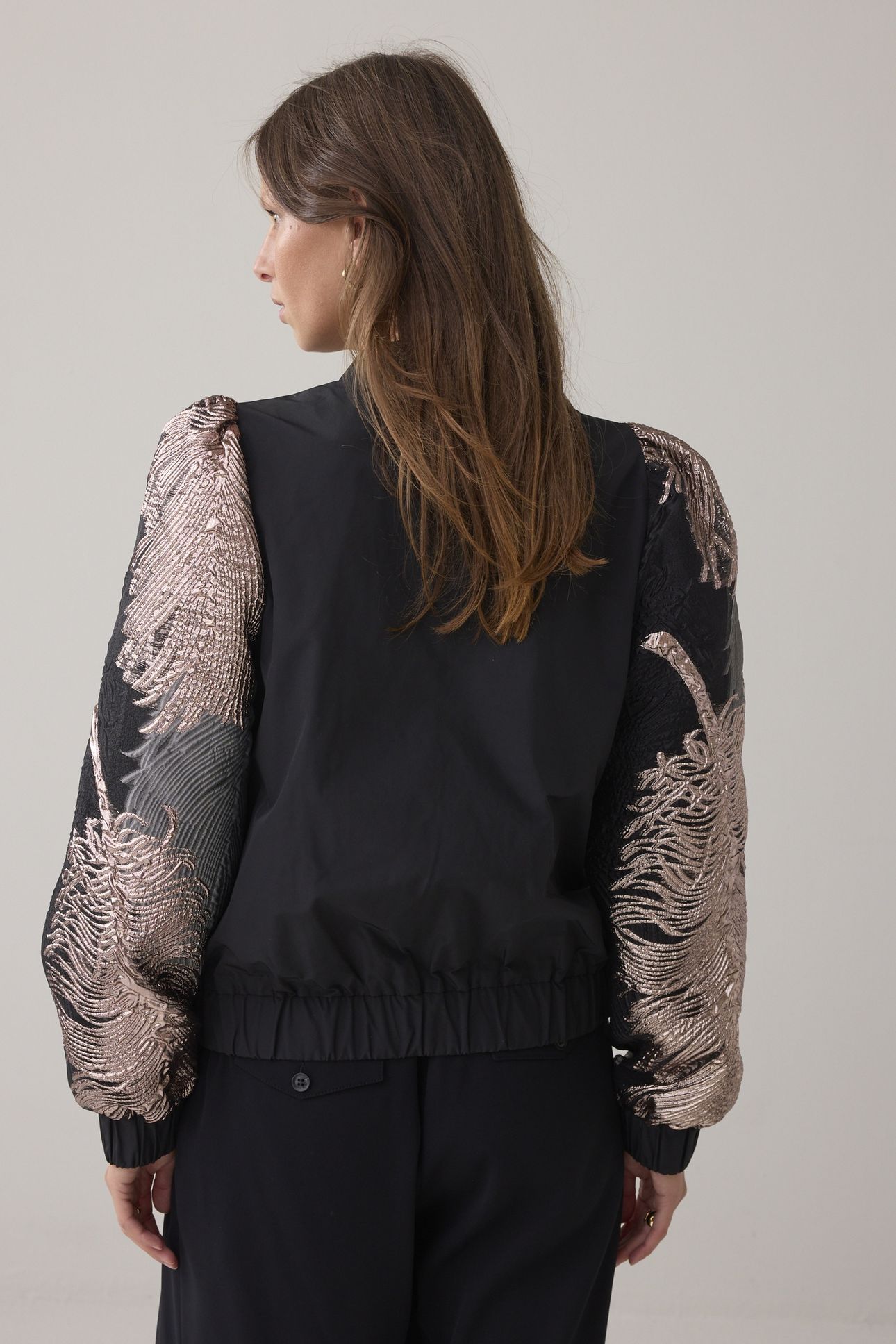 BOMBER JACKET LEAVES JACQUARD PRINTS 2