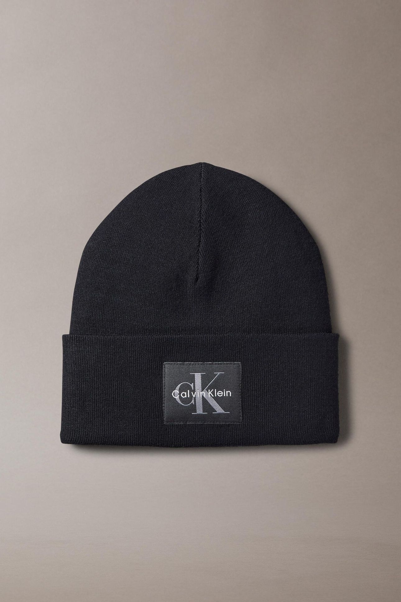 MONOLOGO PATCH BEANIE BLACK 1