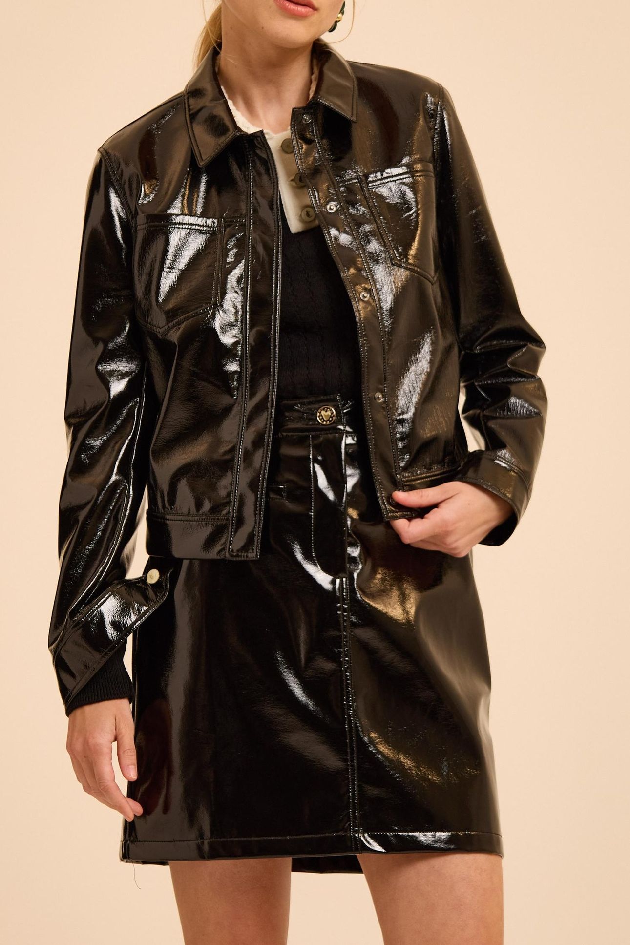 BLACK VINYL SHORT SKIRT 5
