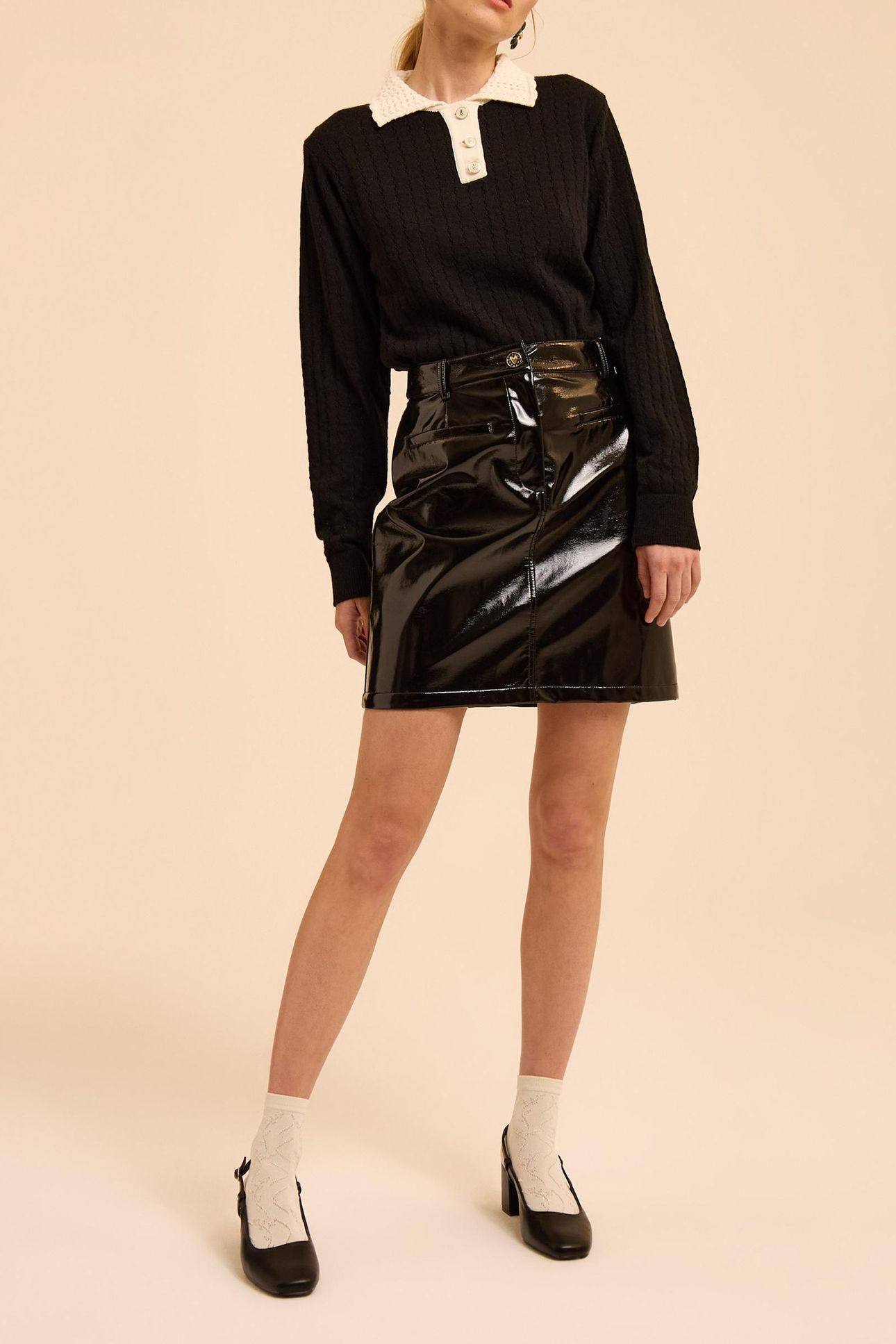 BLACK VINYL SHORT SKIRT 3