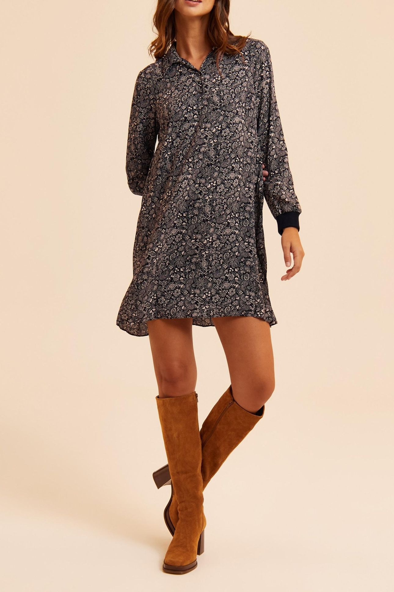 BLACK PAISLEY PRINT DRESS WITH PLEATED BACK 4