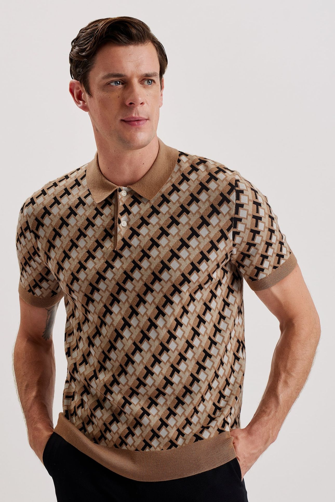 SEFERRY SS TEXTURED T JACQUARD BUTTON BROWN 1
