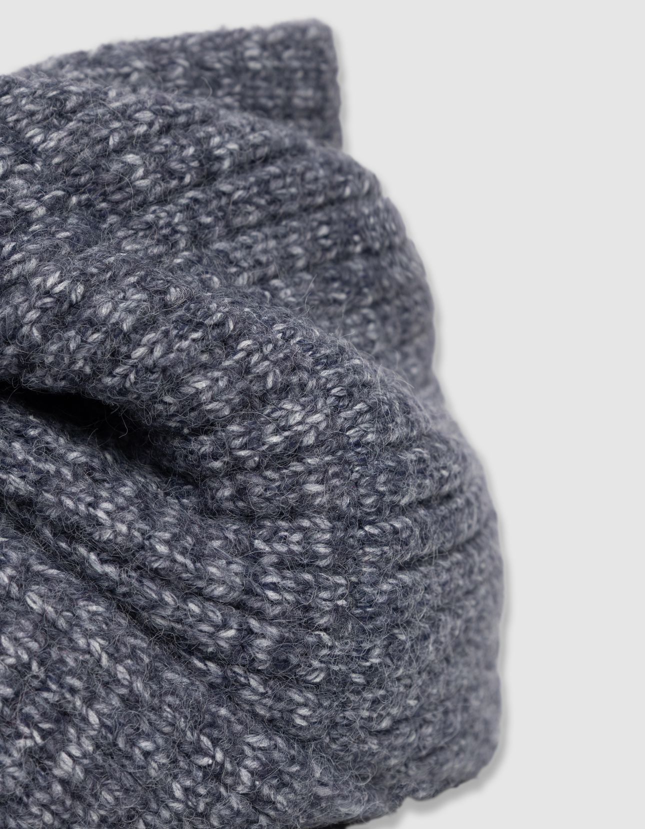 BLUE RIBBED KNIT SNOOD 6