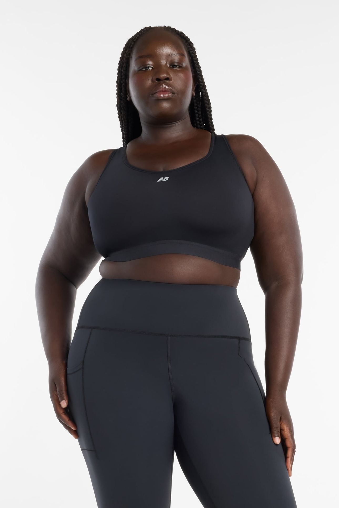 NB ESSENTIAL RUN BRA BLACK 4