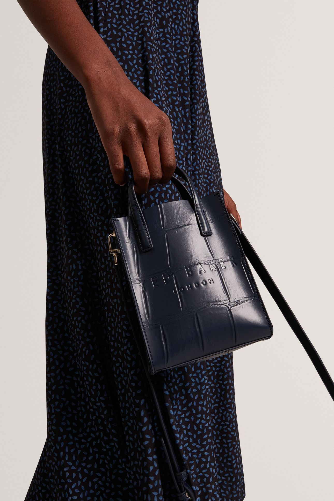 CROC EFFECT MINI ICON BAG NAVY 1