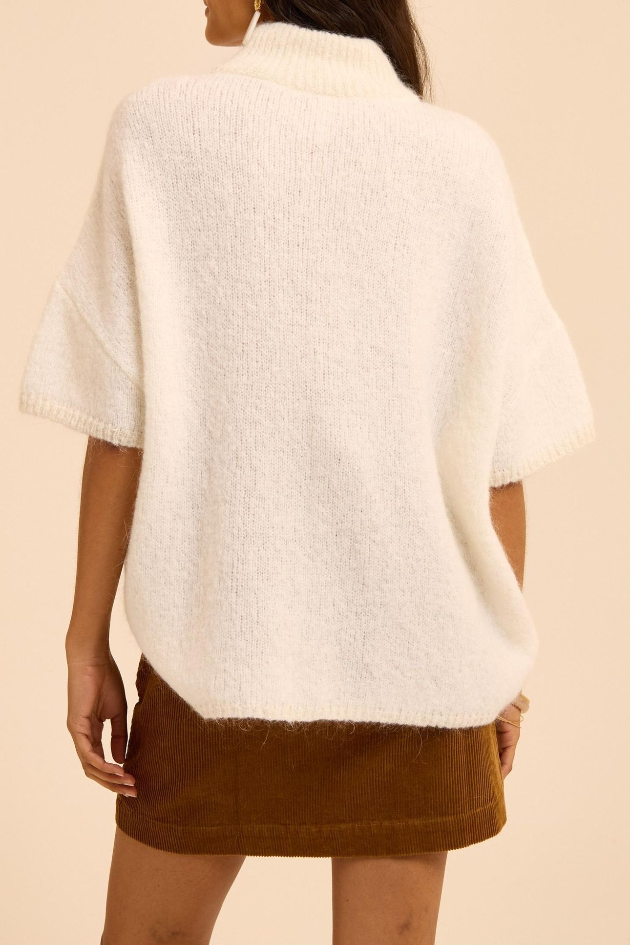 ECRU KNIT SHORT-SLEEVED CAPE SWEATER 2