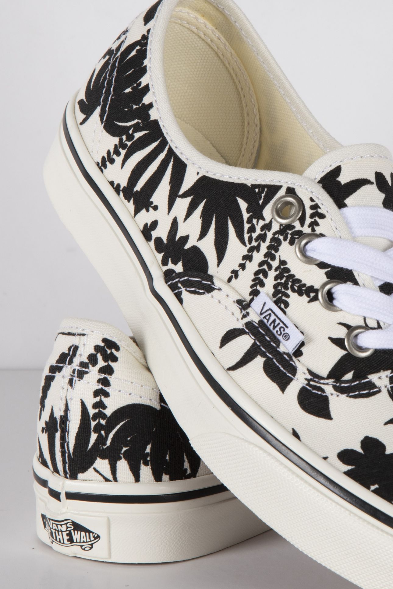 UNISEX AUTHENTIC ARCHIVE BLACK 5