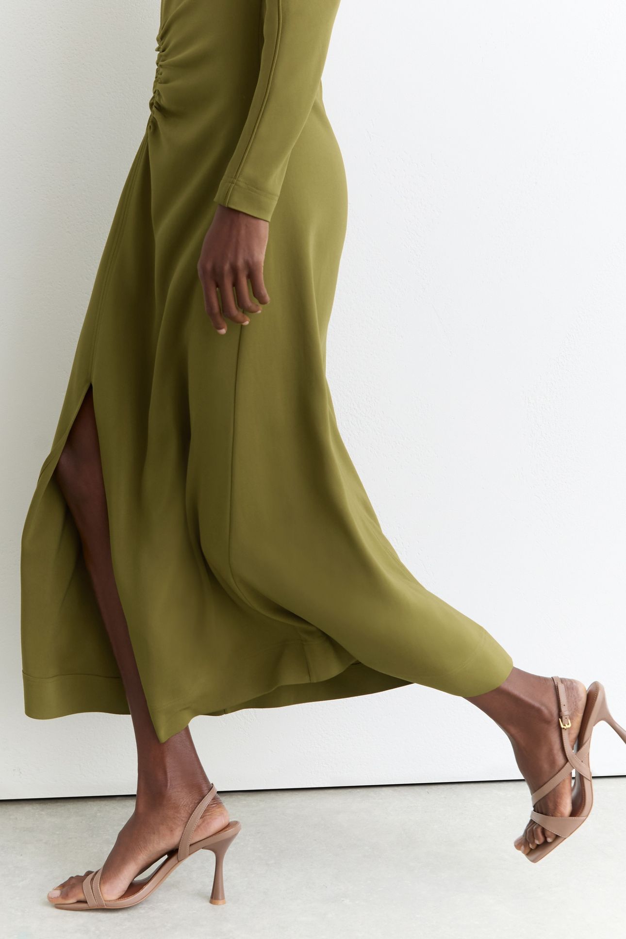 RUCHED LONGSLEEVE MIDI DRESS CHARTREUSE GREEN 5