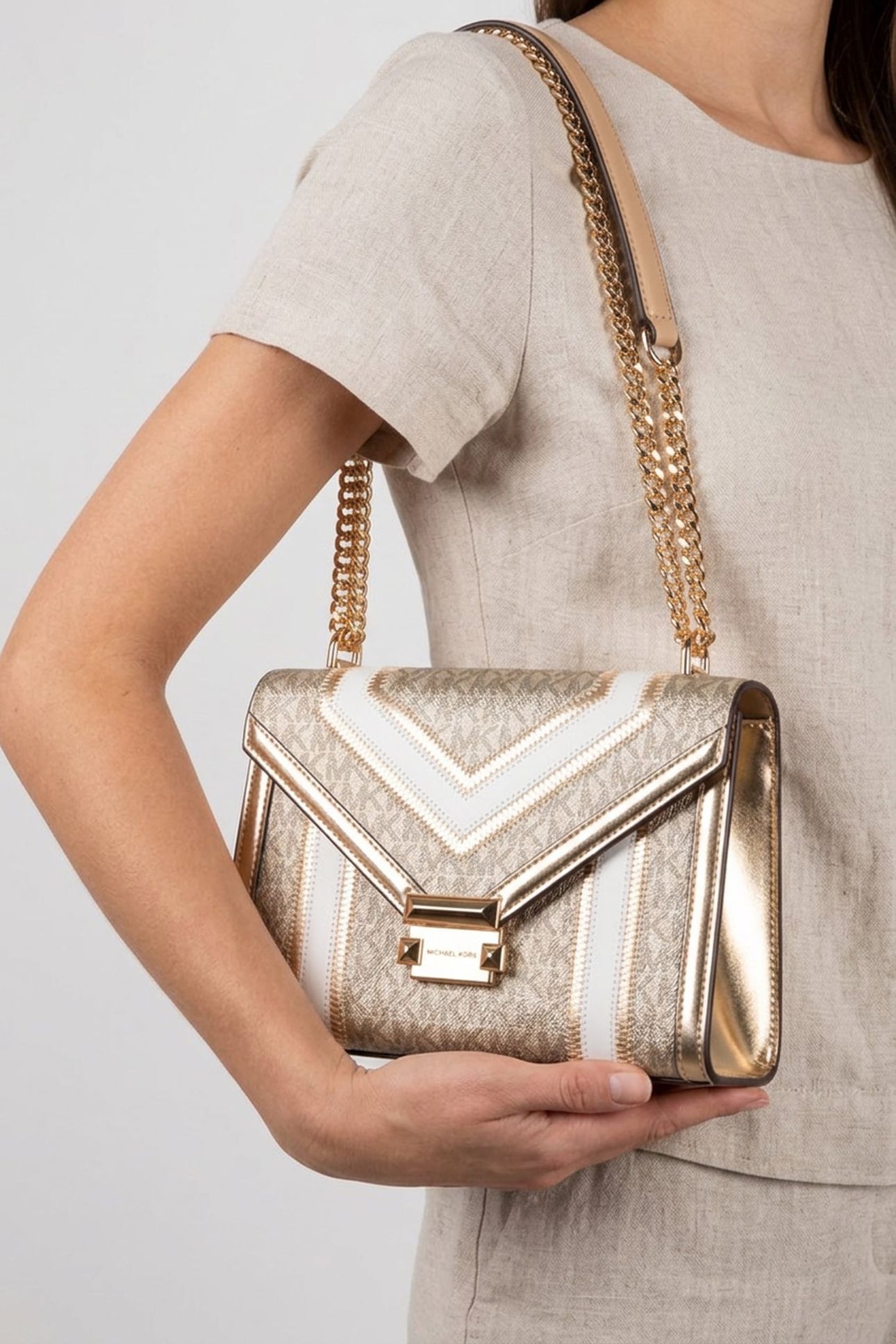 MEDIUM FLAP CHAIN SHOULDER BAG PALE GOLD 3