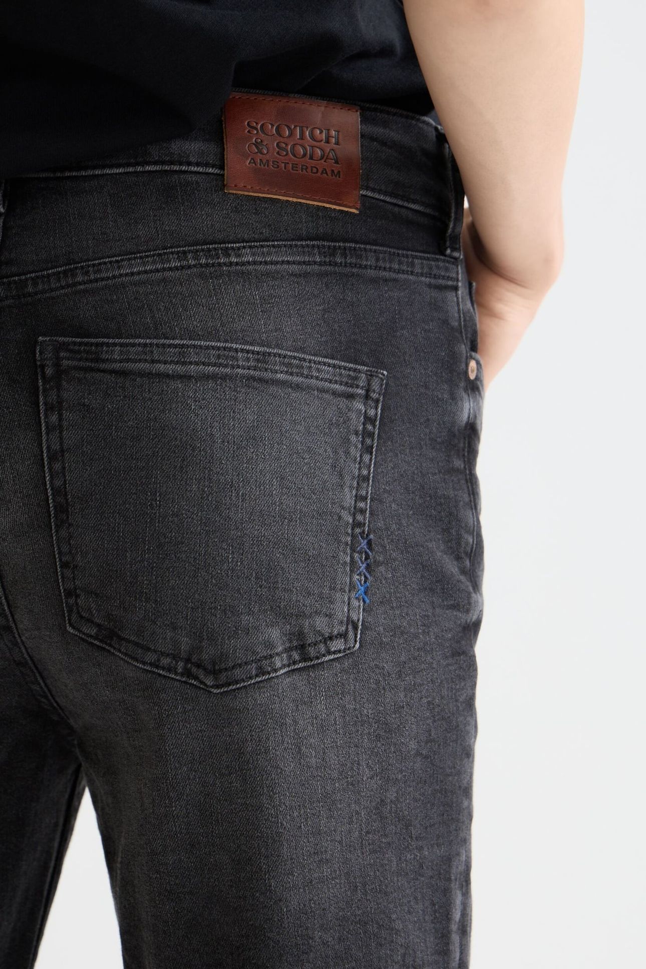 THE SKY STRAIGHT JEANS BLACK NIGHT 6
