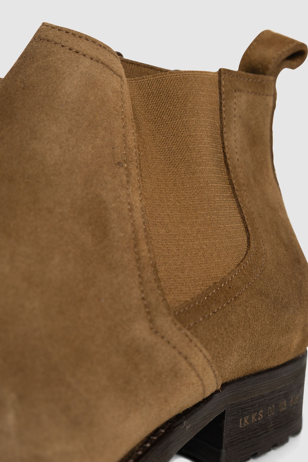 BROWN SUEDE LOW UPPER CHELSEA BOOTS 5