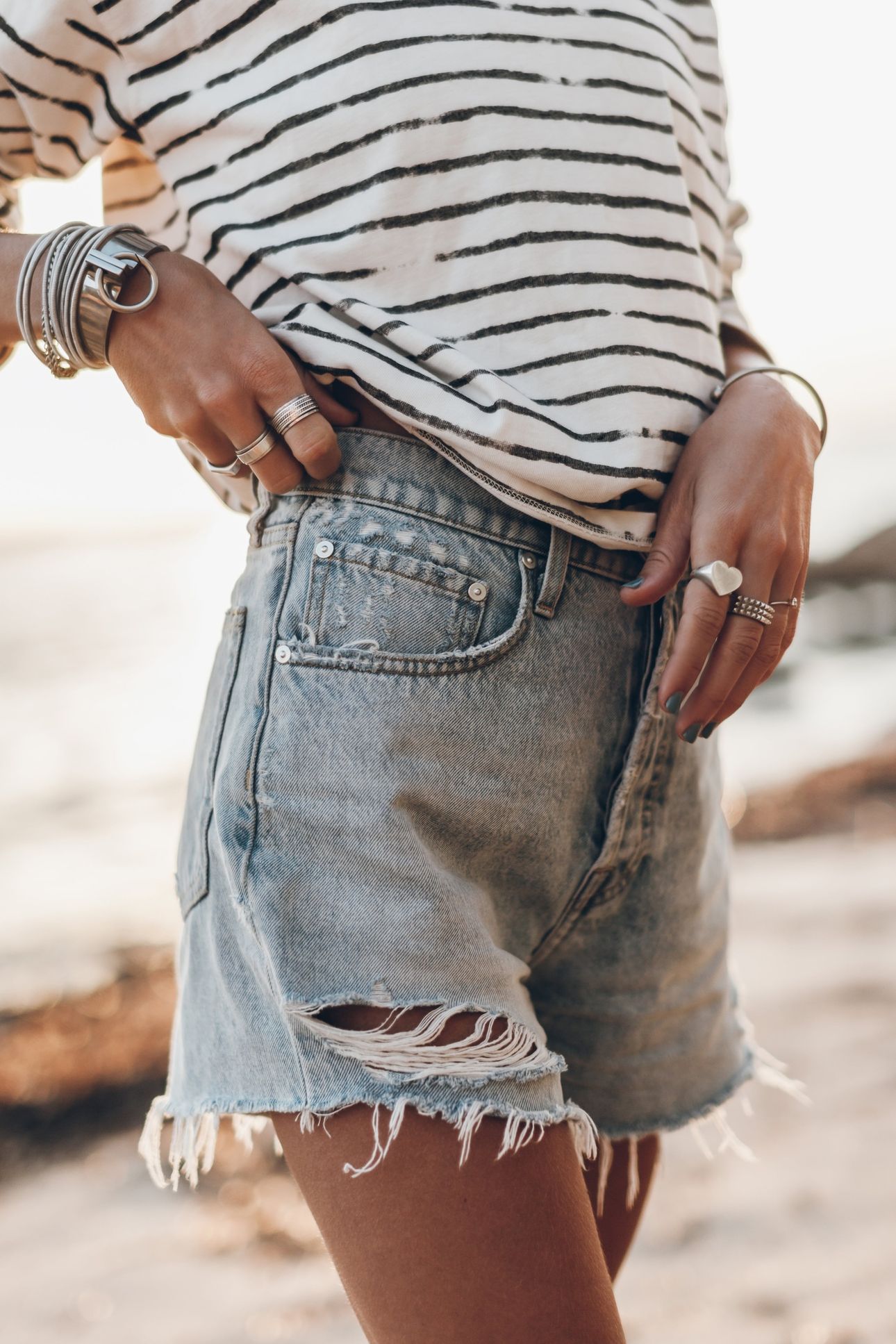 THE BLUE DENIM SHORTS 1