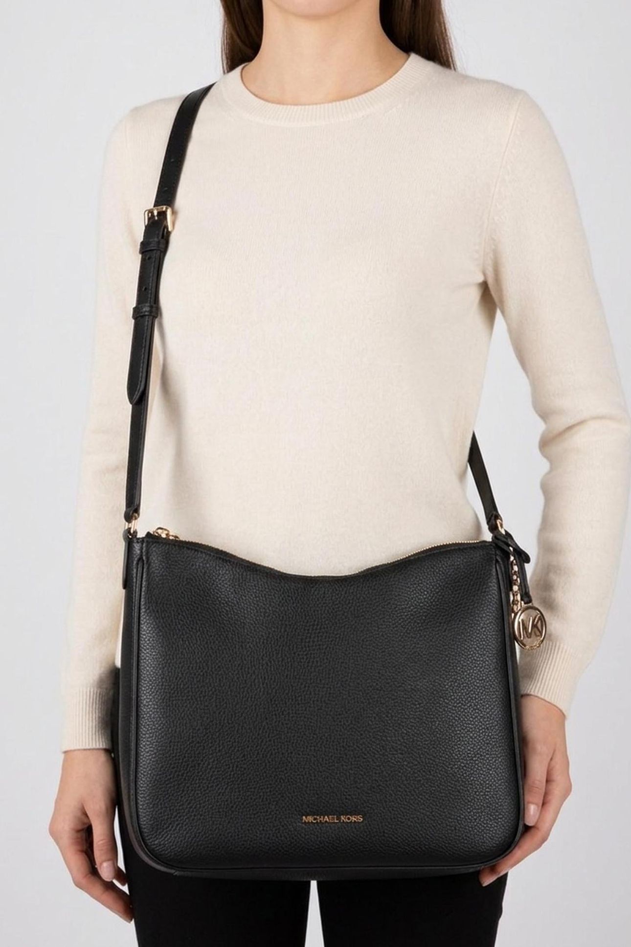 MEDIUM MESSENGER BLACK 3