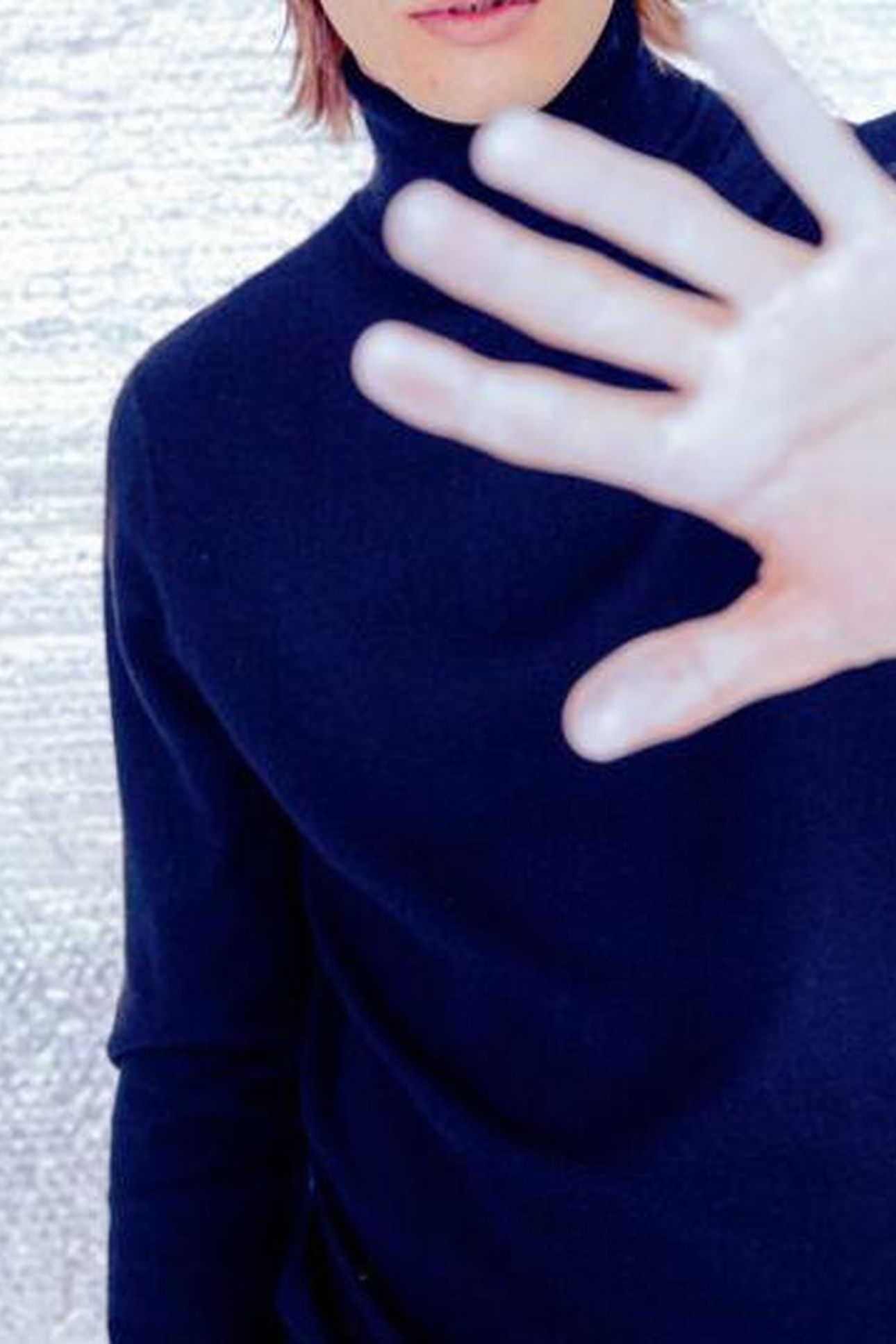 NAVY KNIT ROLL-NECK SWEATER 5