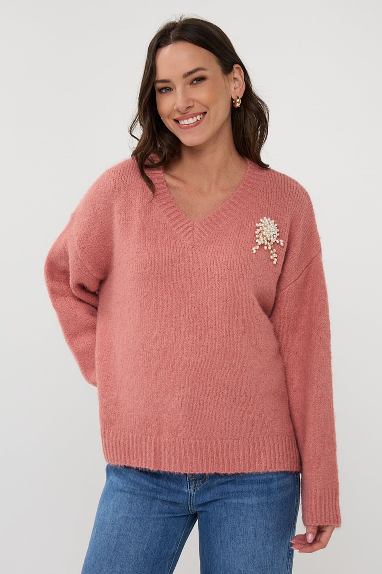 SWEATER V-NECK BROOCH GUAVA 2
