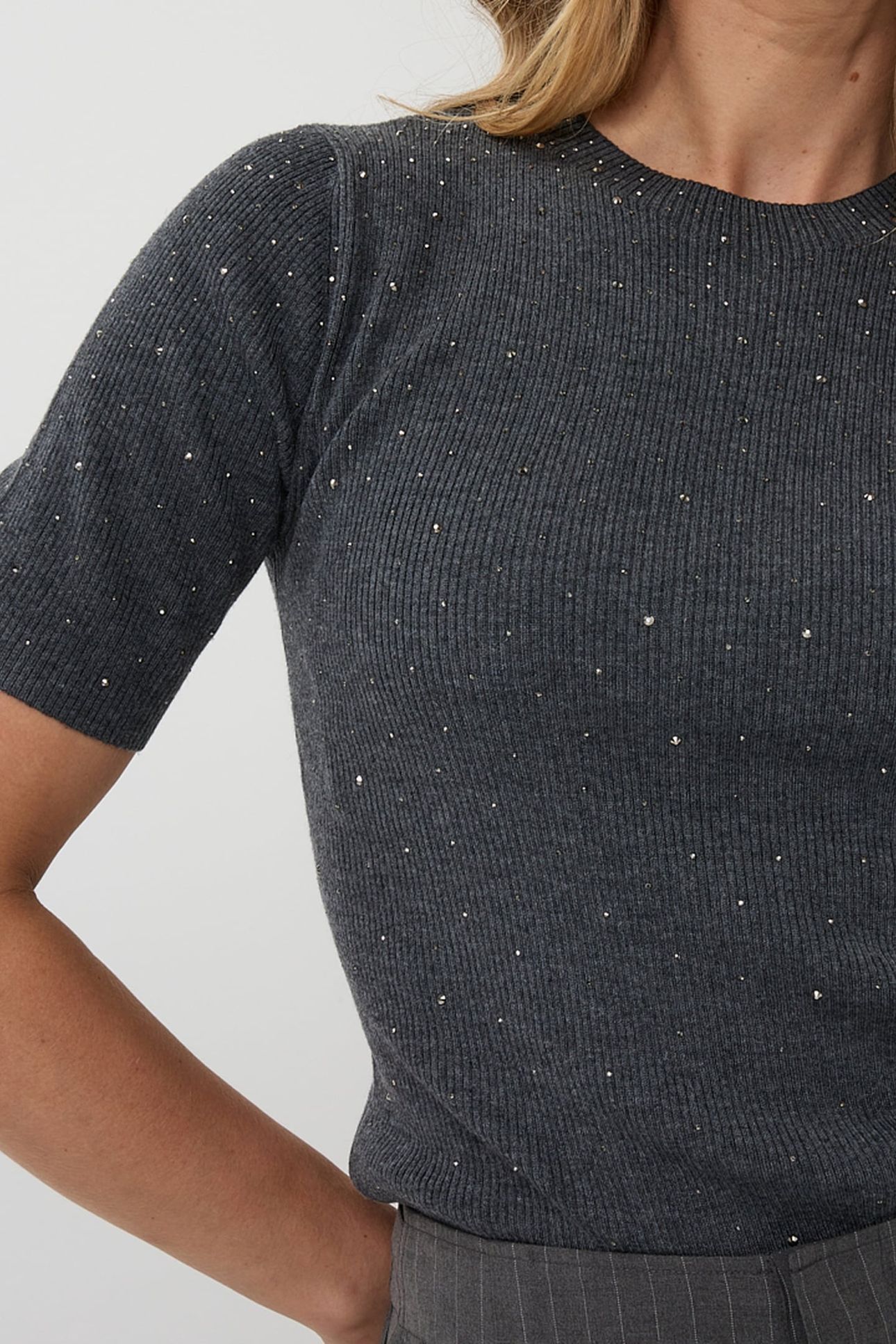 TOP RIB S/SLVE STUDS DARK GREY MELANGE 7