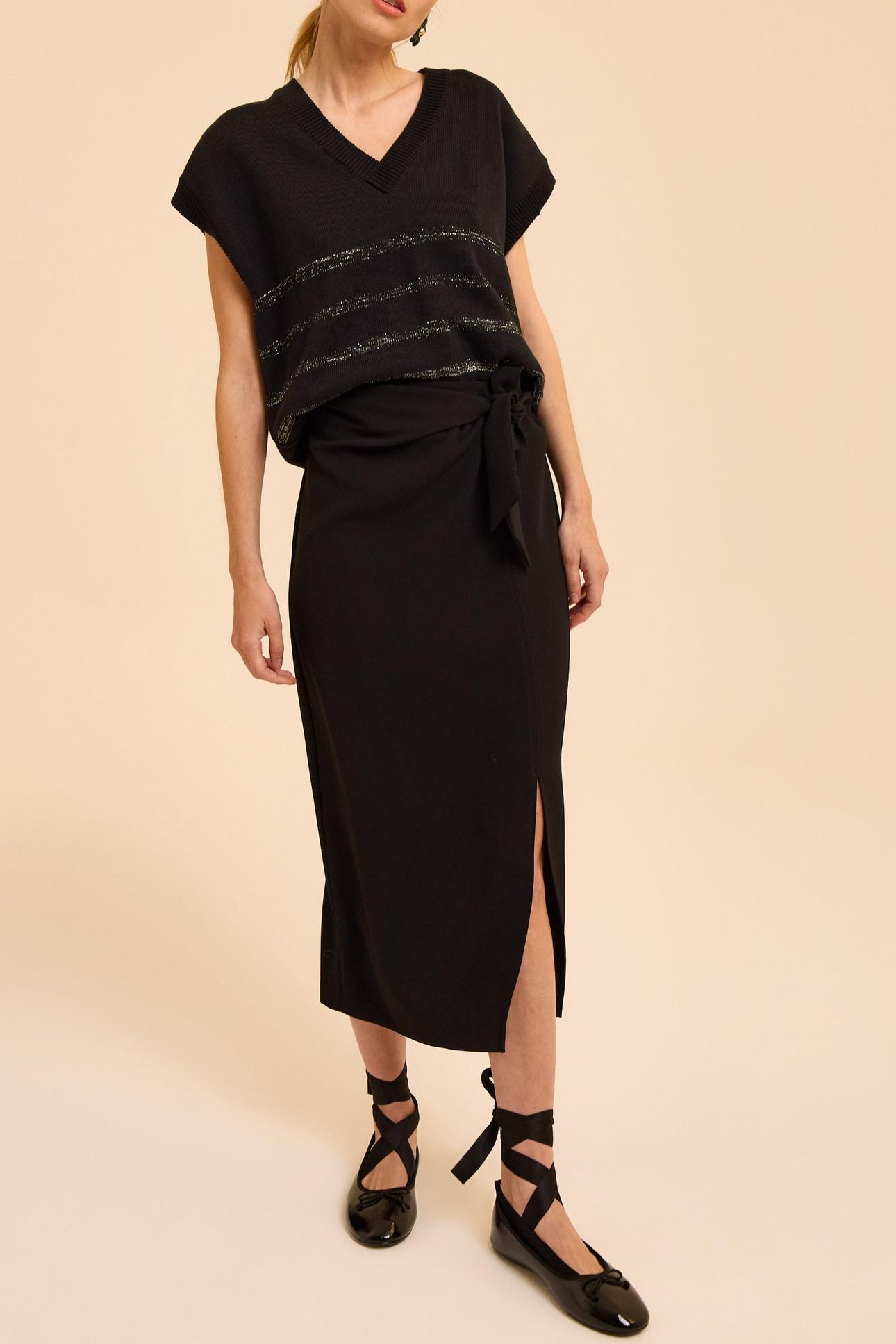 BLACK KNIT SLEEVELESS SWEATER WITH LUREX STRIPES 3