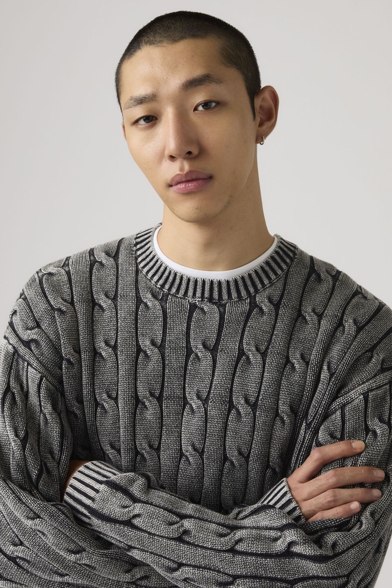 CARMEL CABLE CREWNECK SWEATER 4