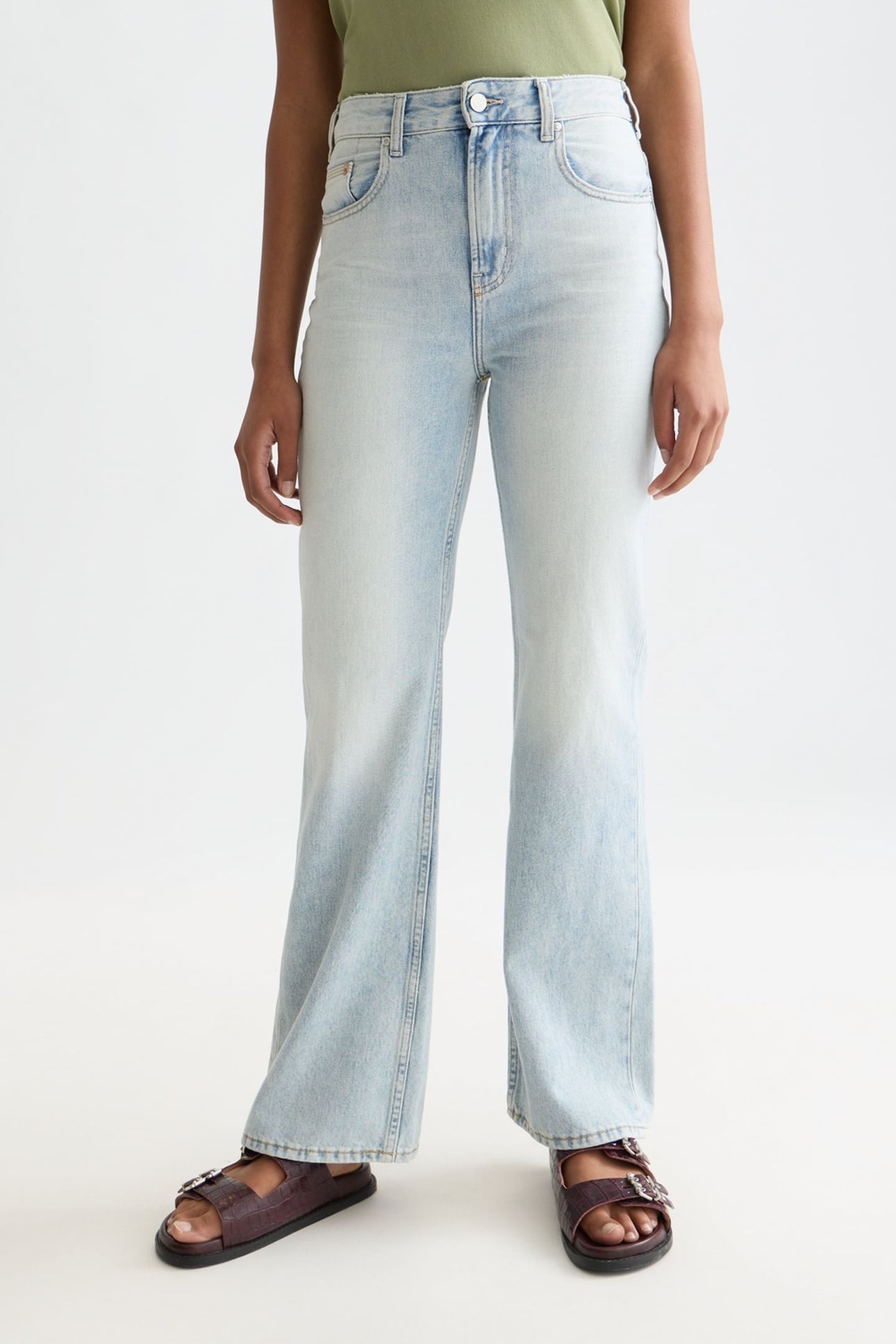 THE GLOW BOOT CUT JEANS BORDERLAND 1