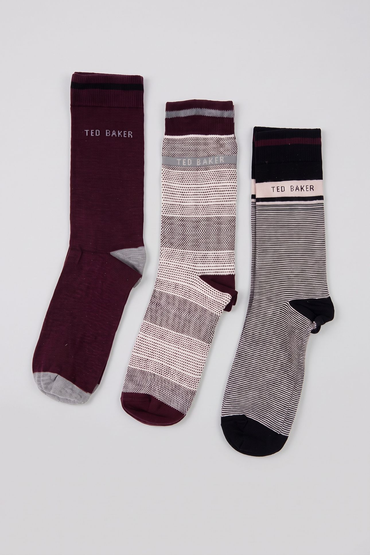 MIXEDG THREE PACK OF ANKLE SOCKS ASSORTED 3