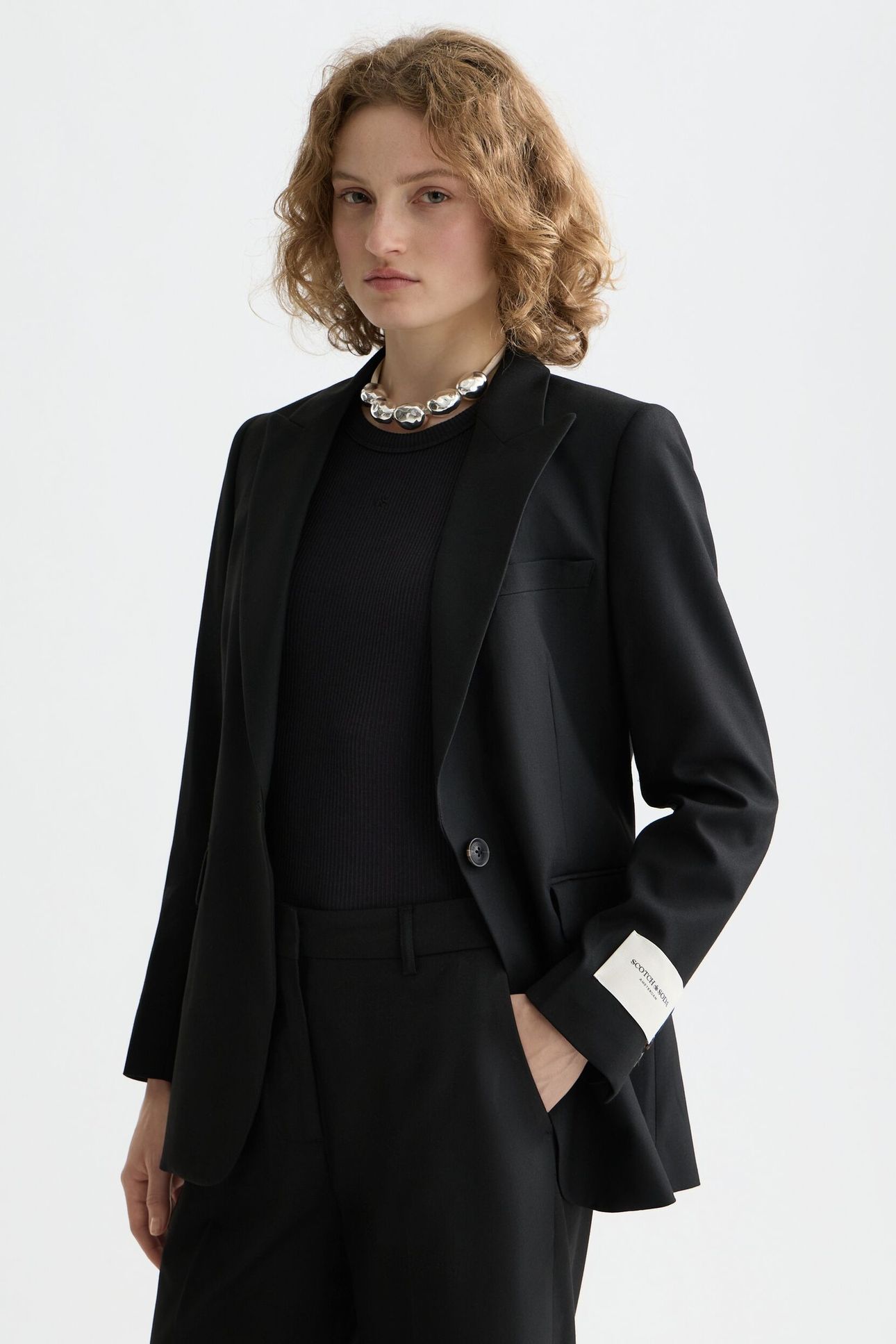 SB FITTED BLAZER BLACK 3