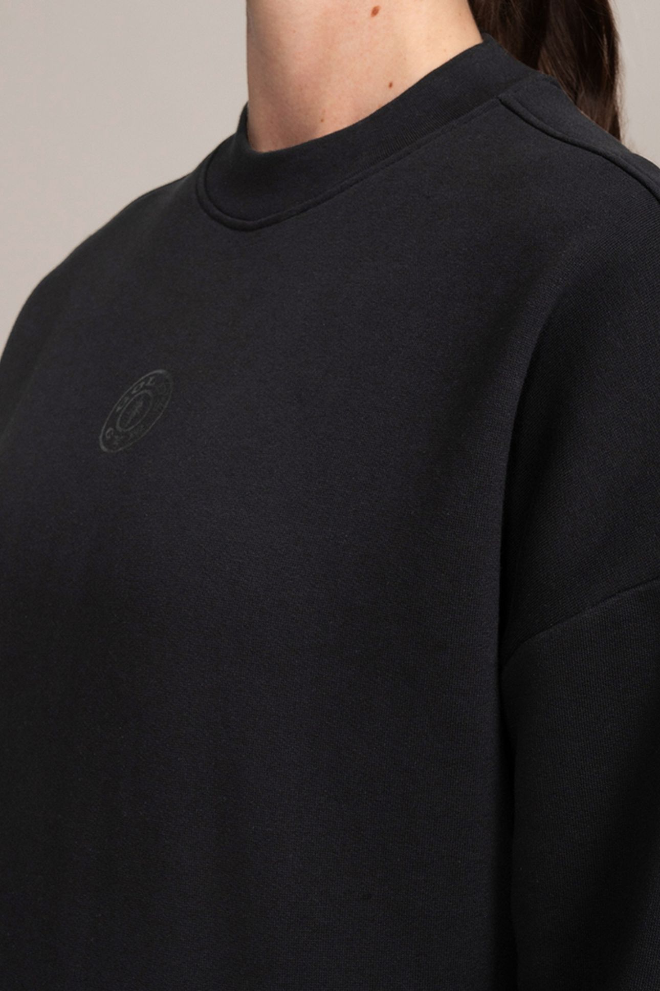 LADIES CLASSIC SWEATER BLACK 5