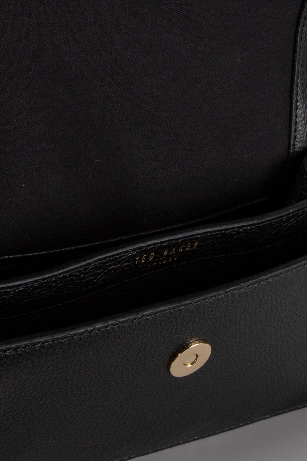 BAR DETAIL ELONGATED TOP HANDLE BAG BLACK 5