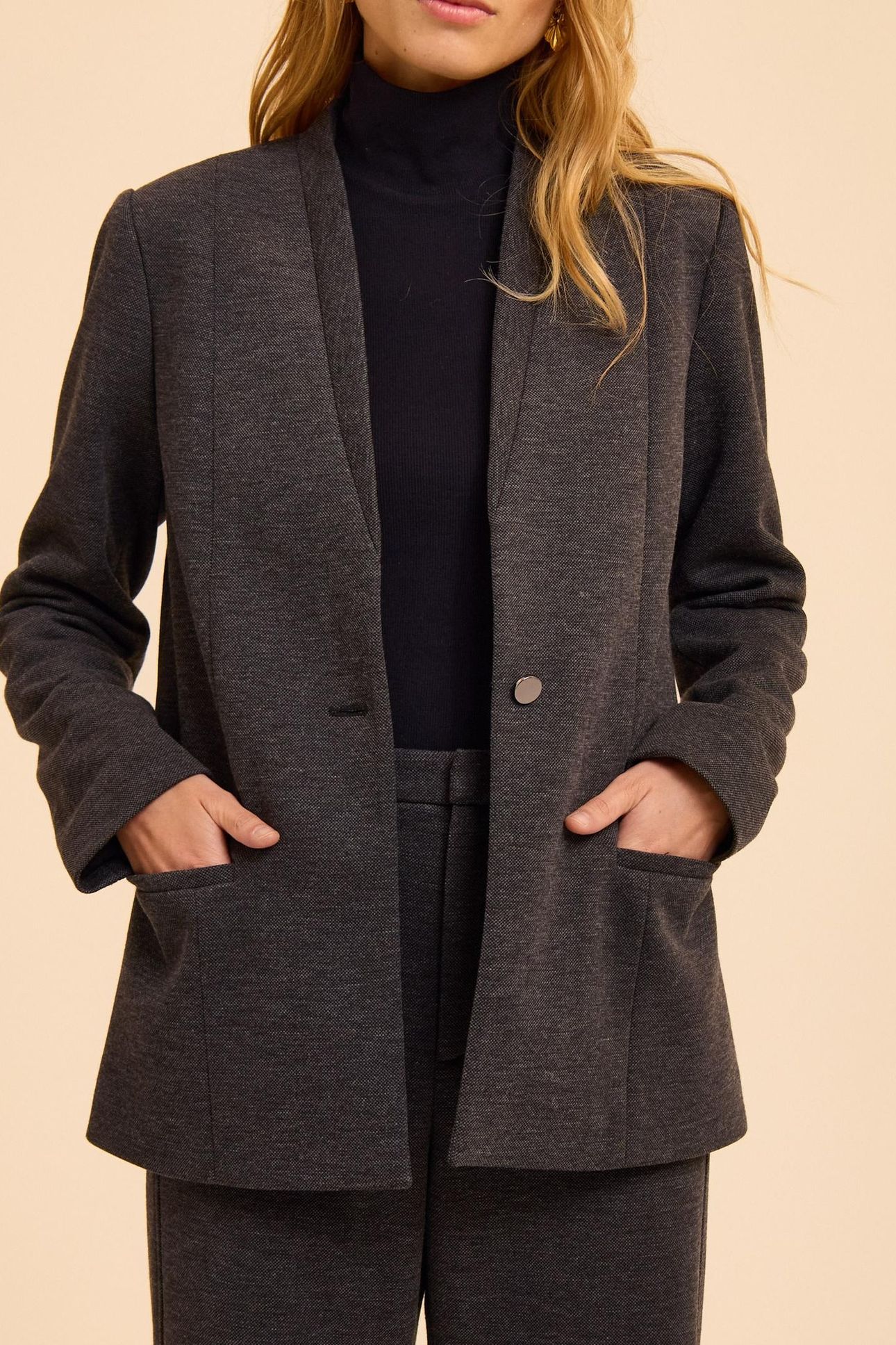 GREY SEMI-PLAIN KNIT SUIT JACKET JULIE 1