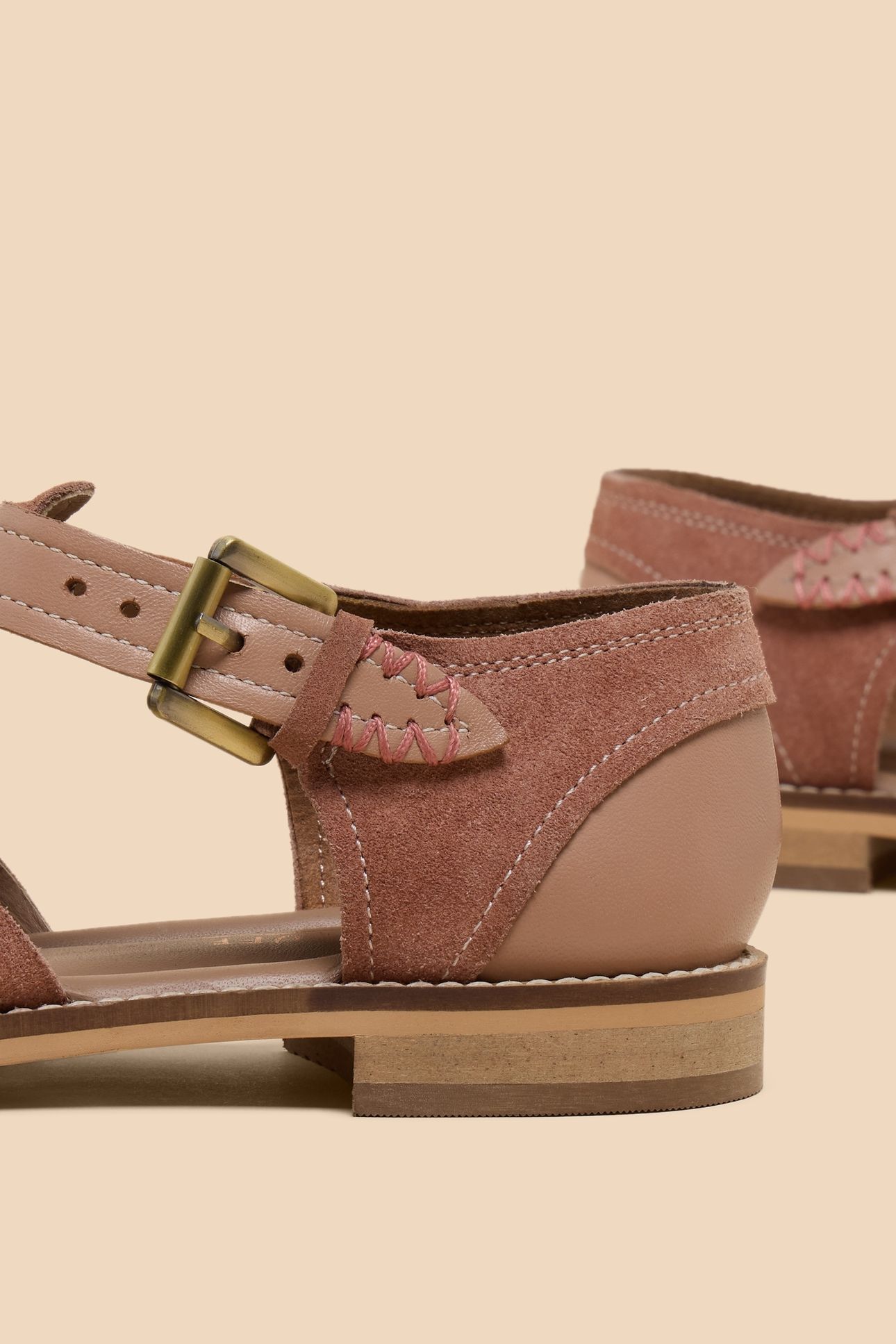 FLORAL LEATHER FISHERMAN SHOE LGT PINK 3