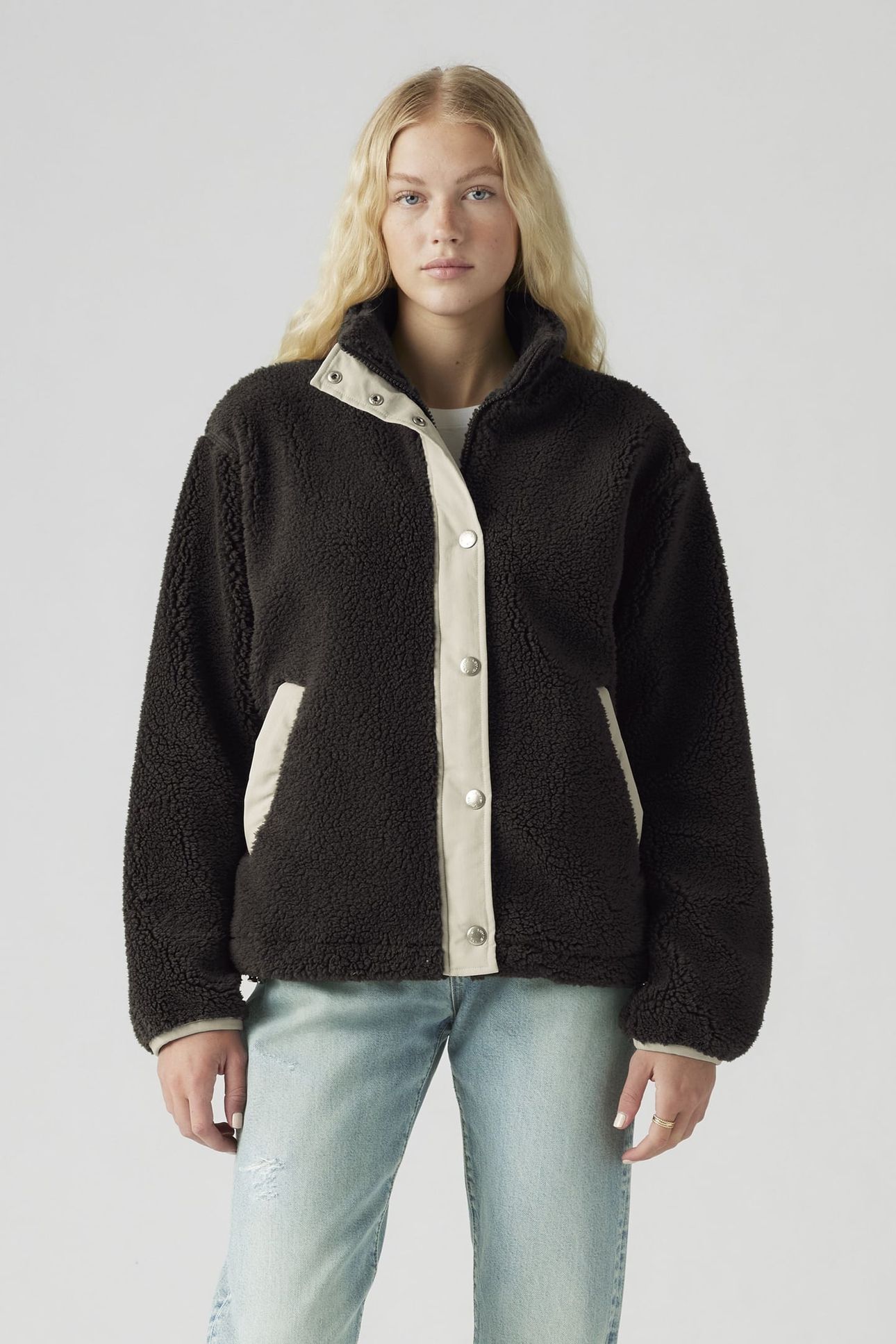 VALLEY SHERPA JACKET CAVIAR 1