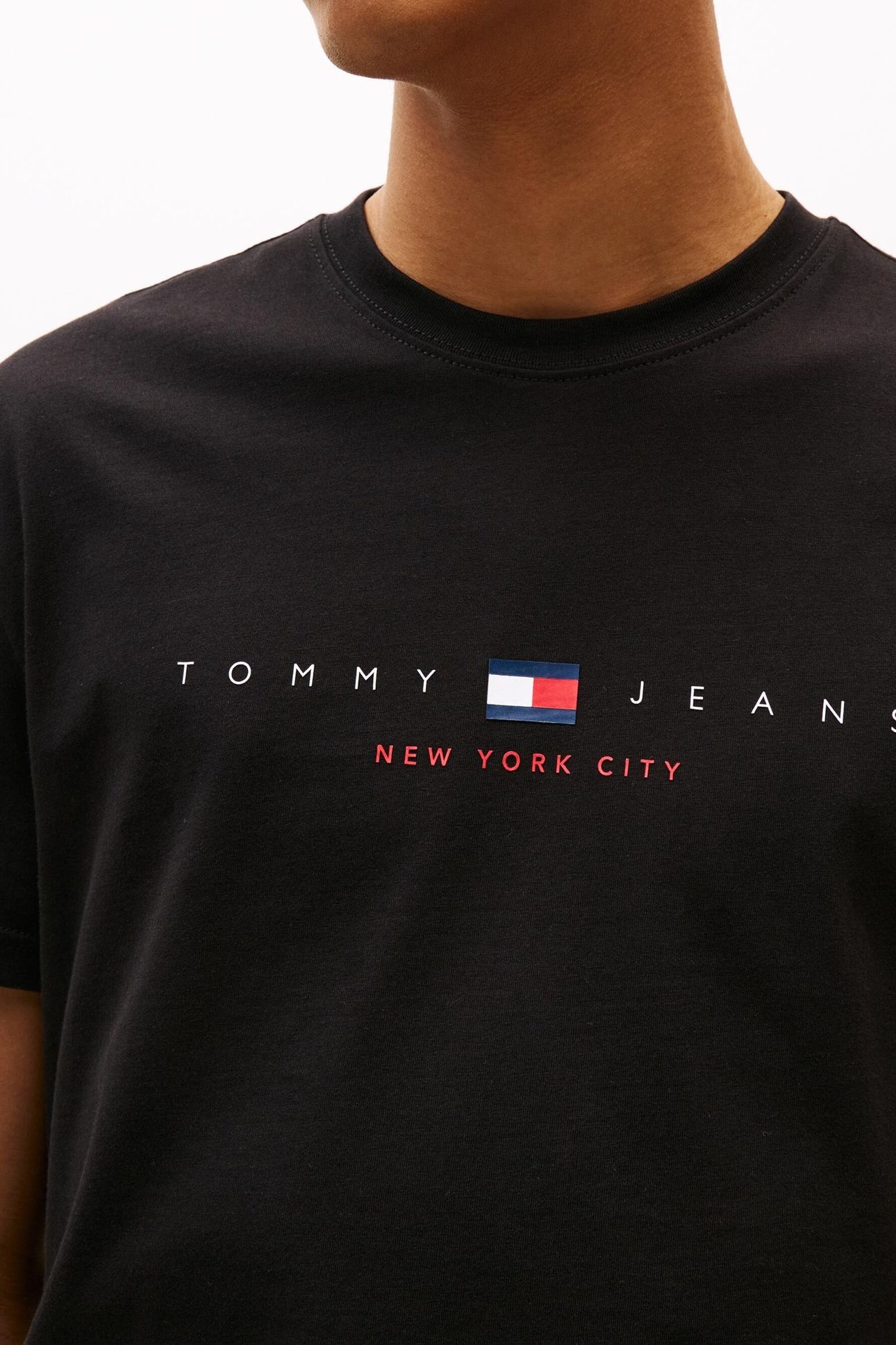 TJM REG FLAG LINEAR BLACK 5