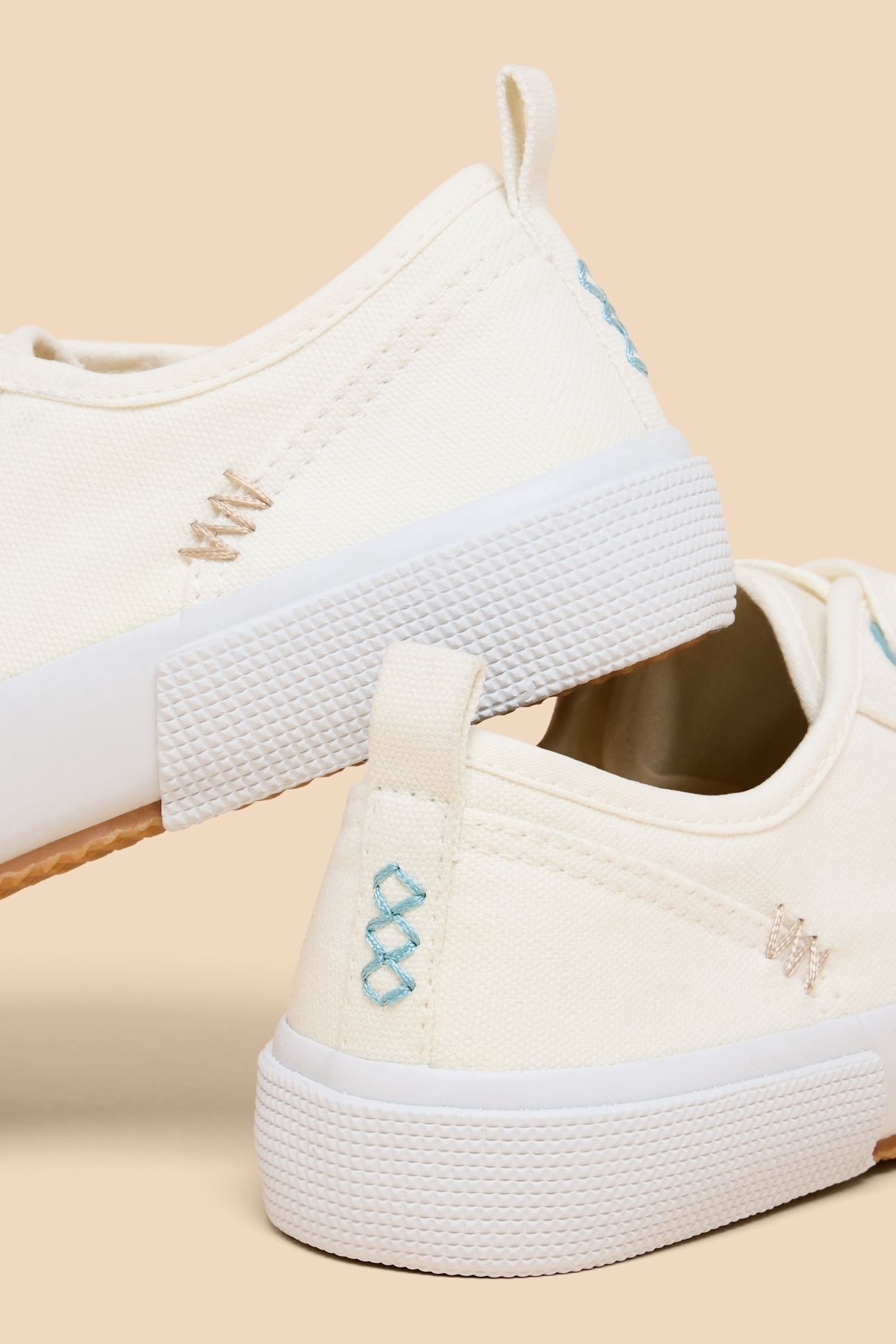 PIPPA CANVAS LACE UP TRAINER NAT WHITE 4