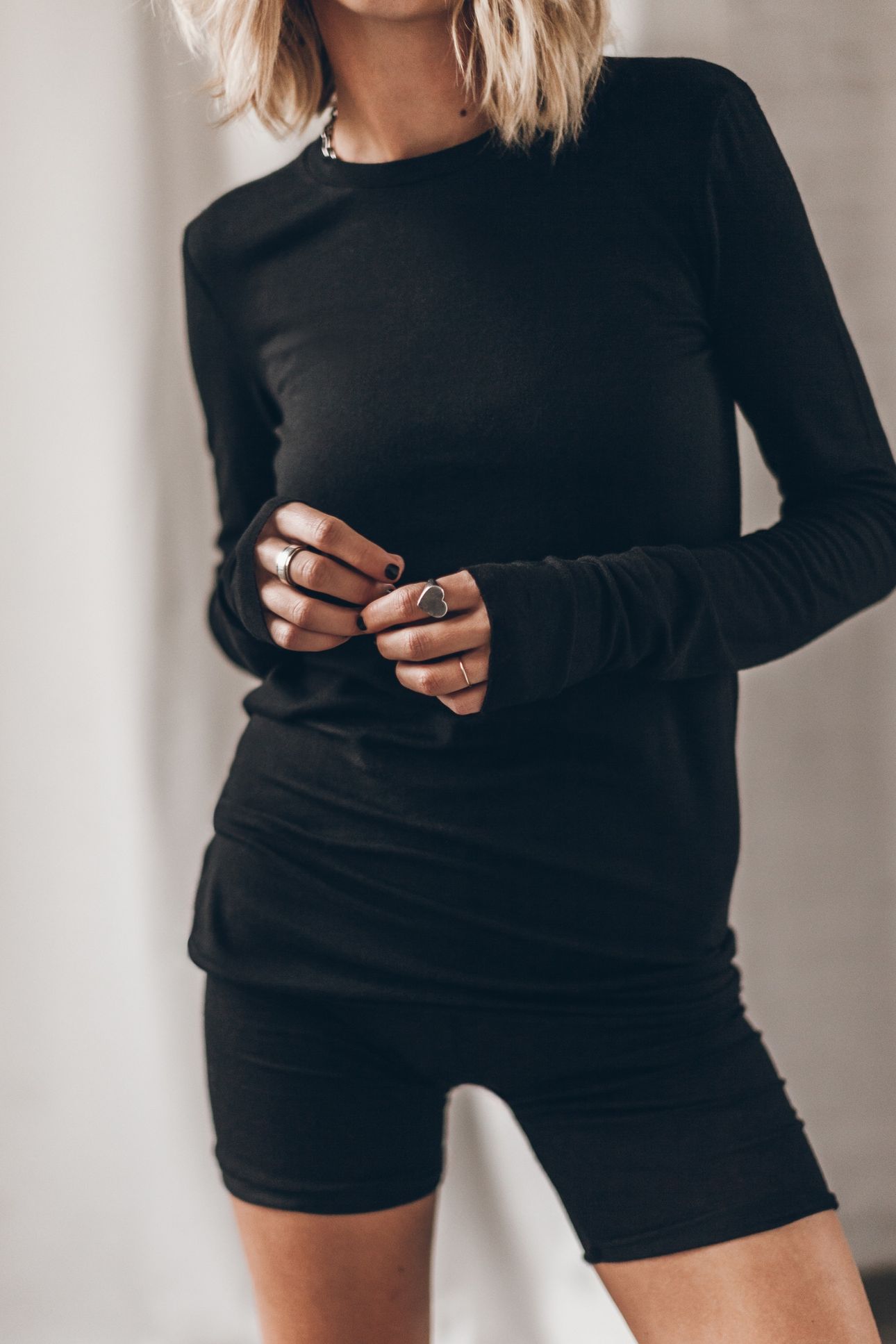 THE BLACK SOFT LONGSLEEVE 1